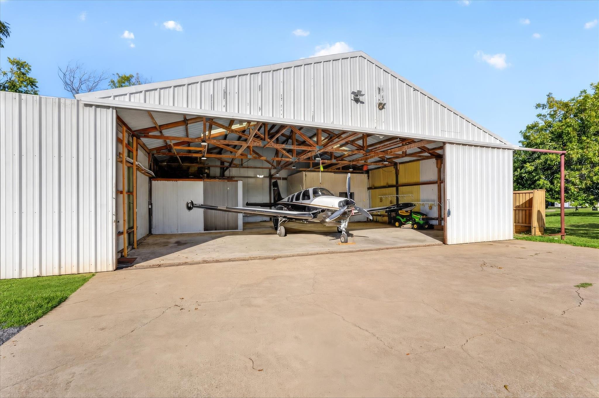 main property photo 36