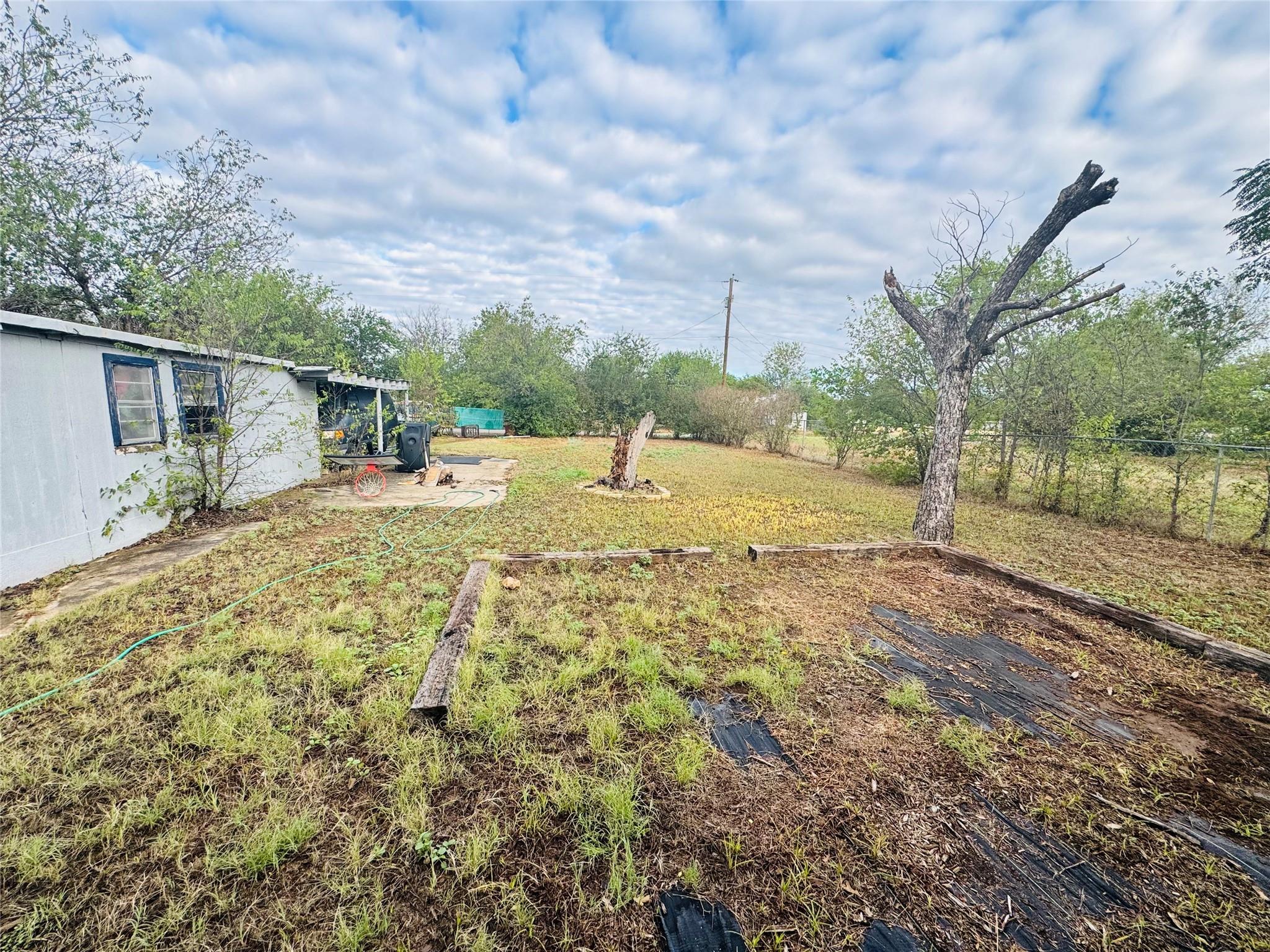 main property photo 10