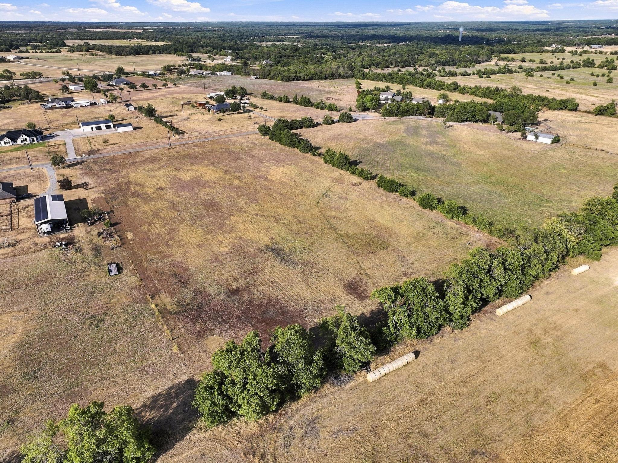 main property photo 16
