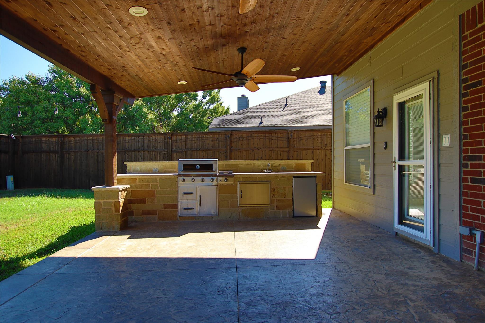 main property photo 20