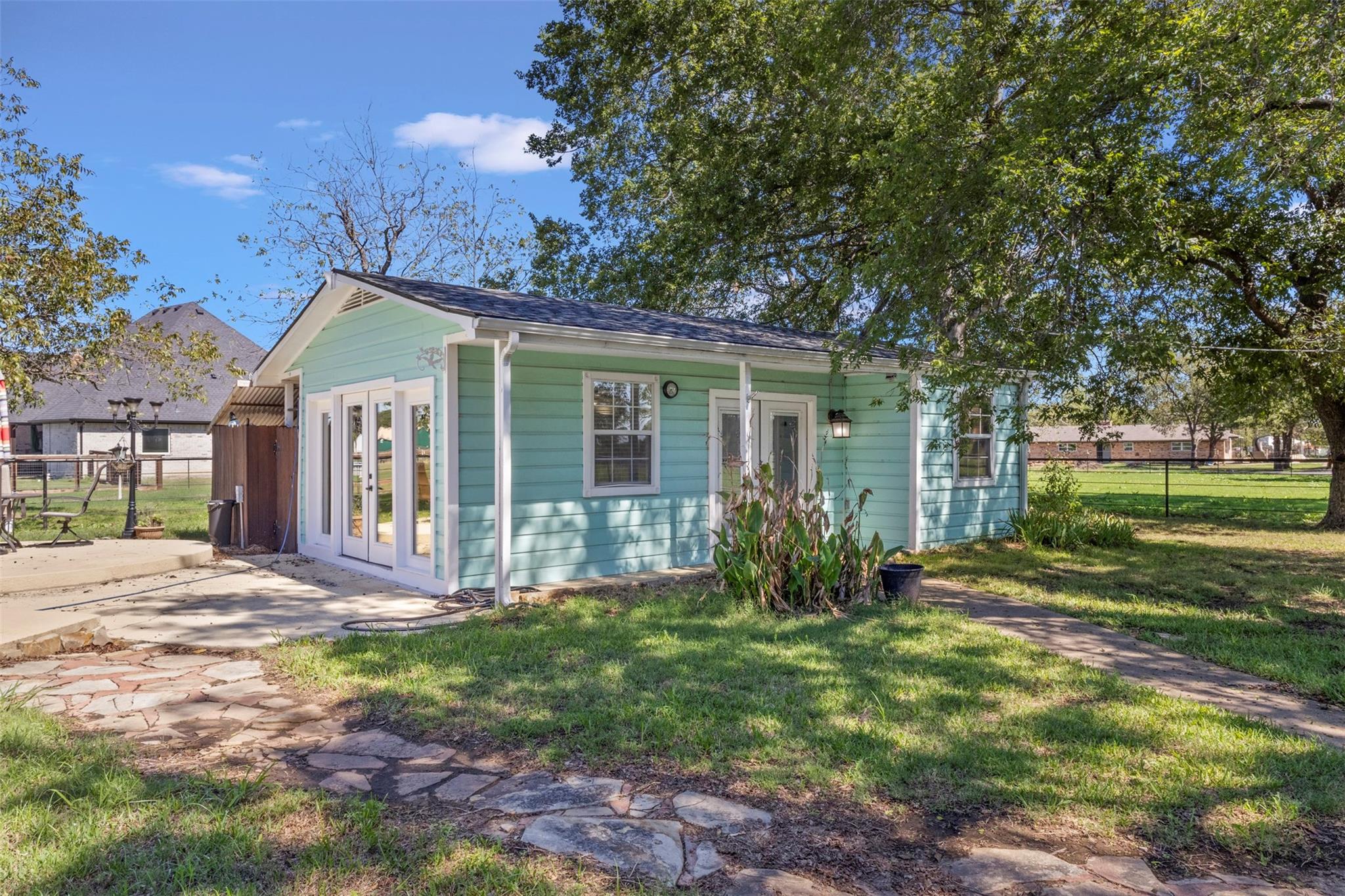 main property photo 23
