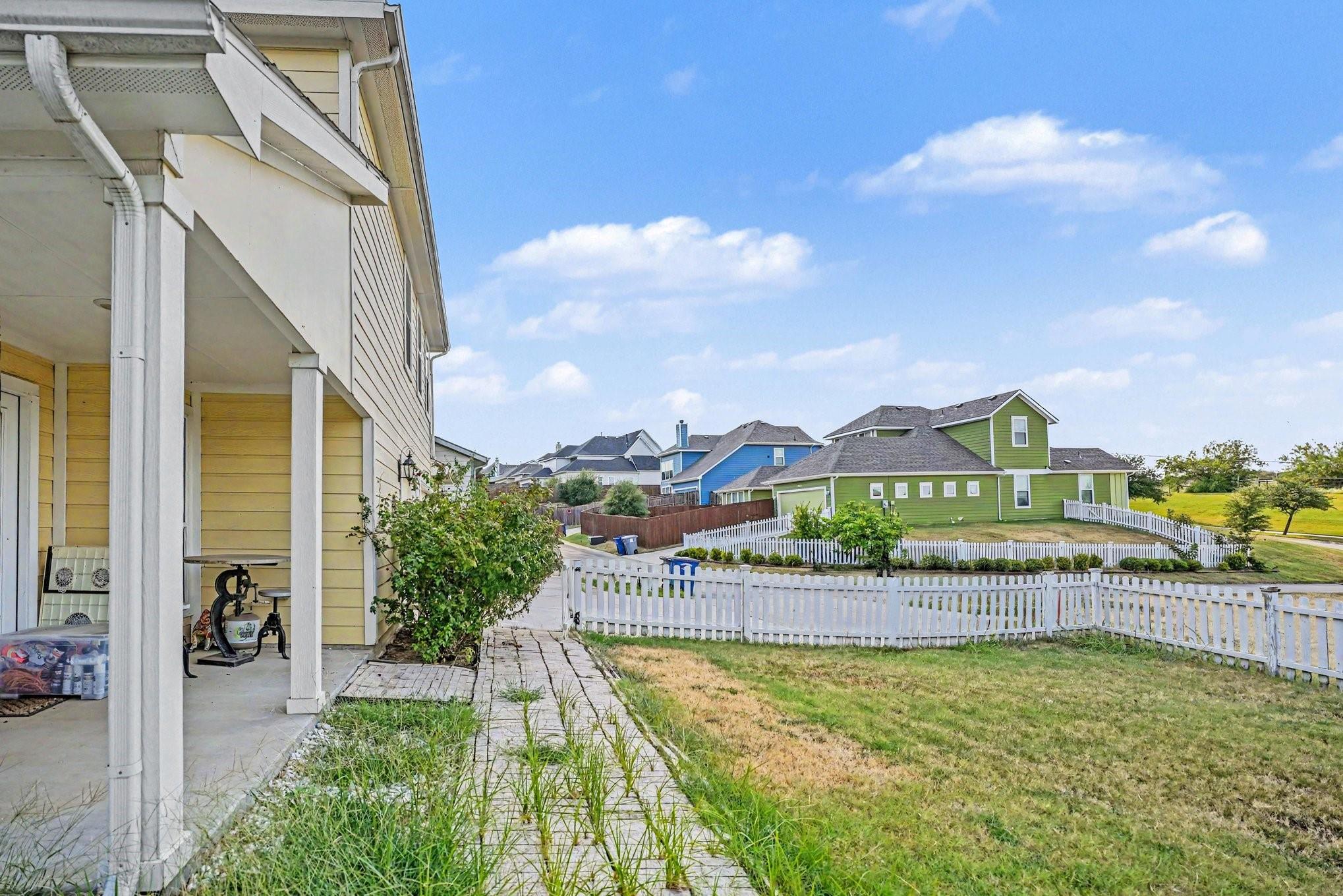 main property photo 28