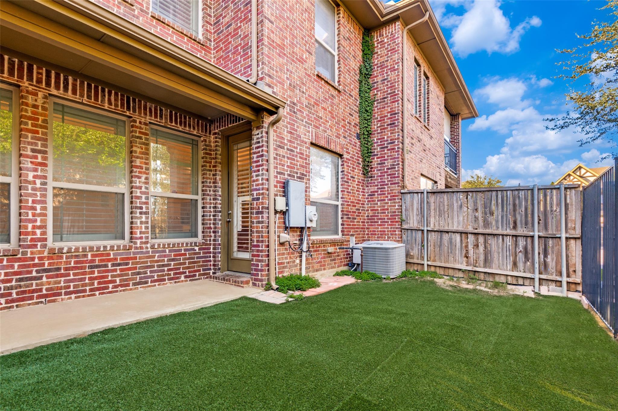 main property photo 11
