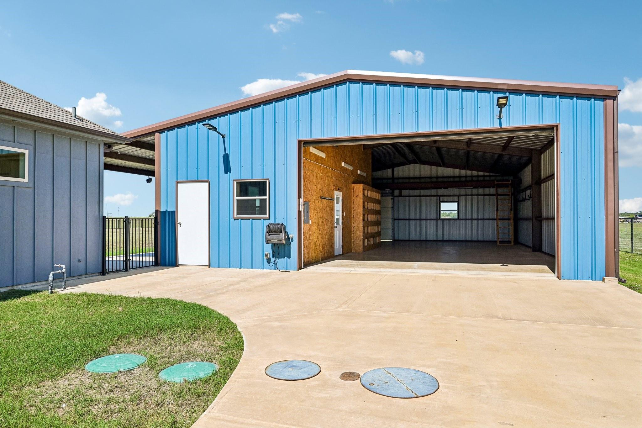 main property photo 28