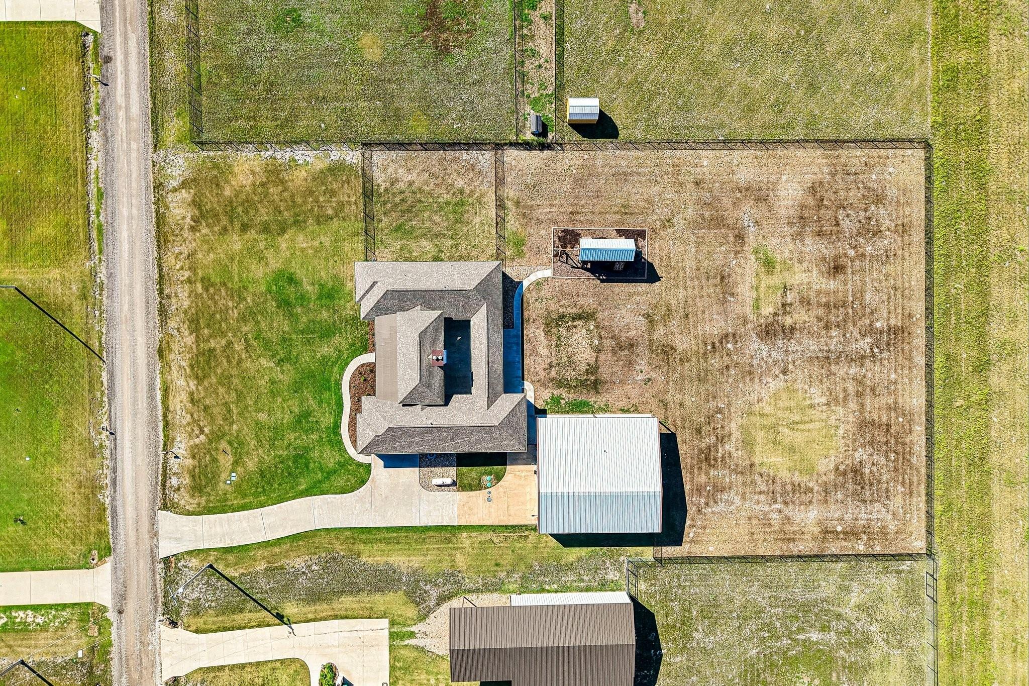 main property photo 36