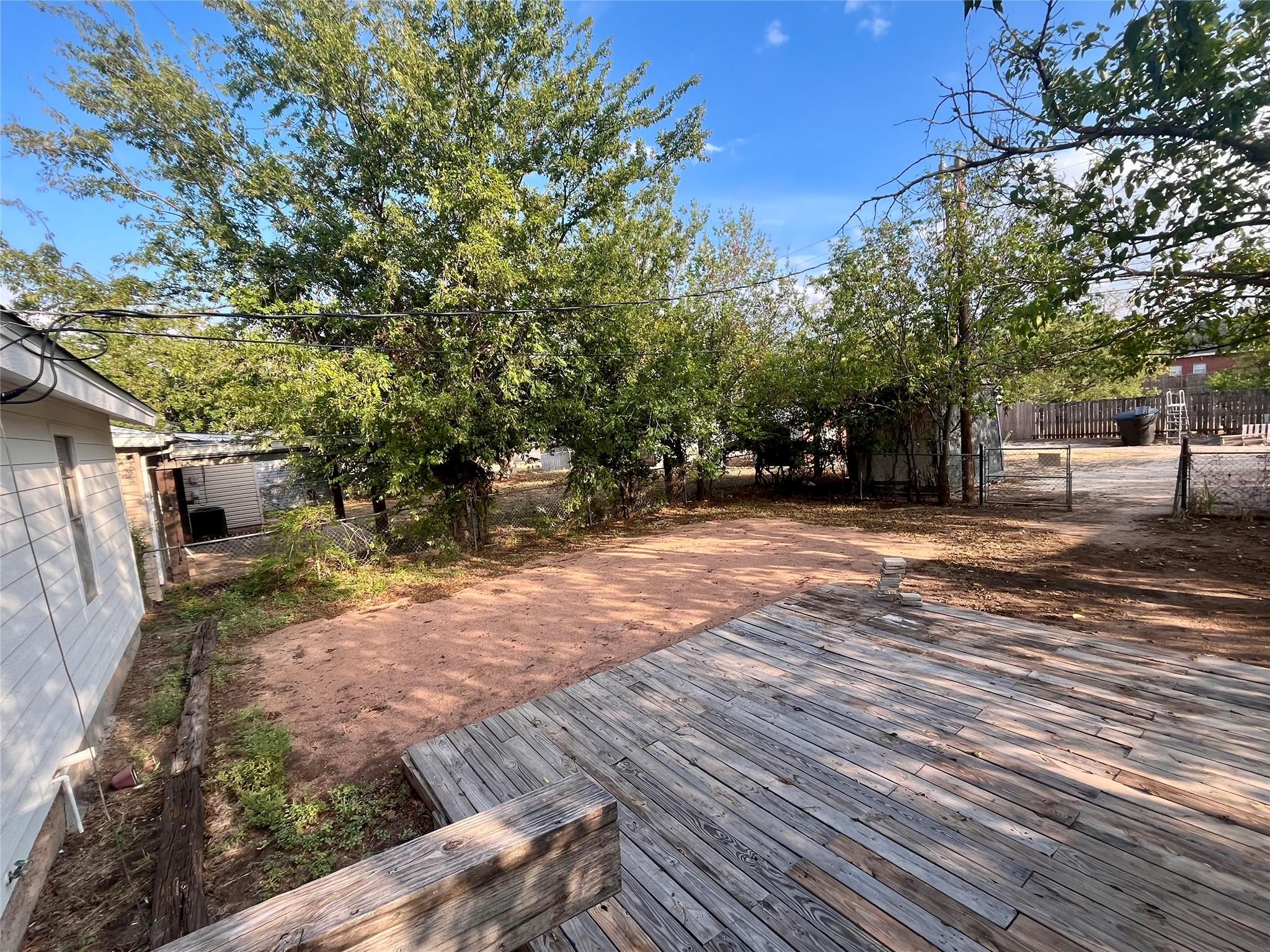 main property photo 16