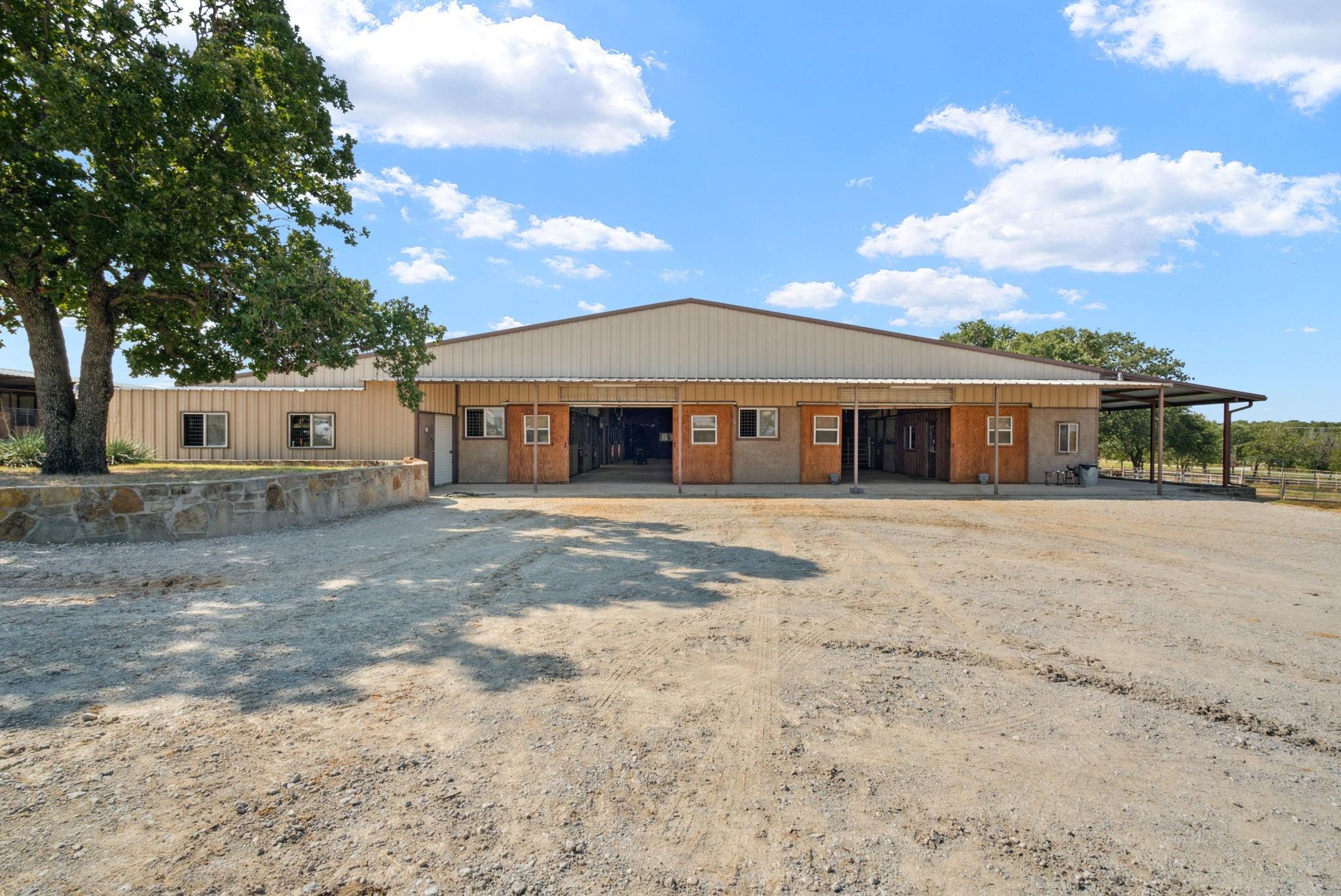 main property photo 28