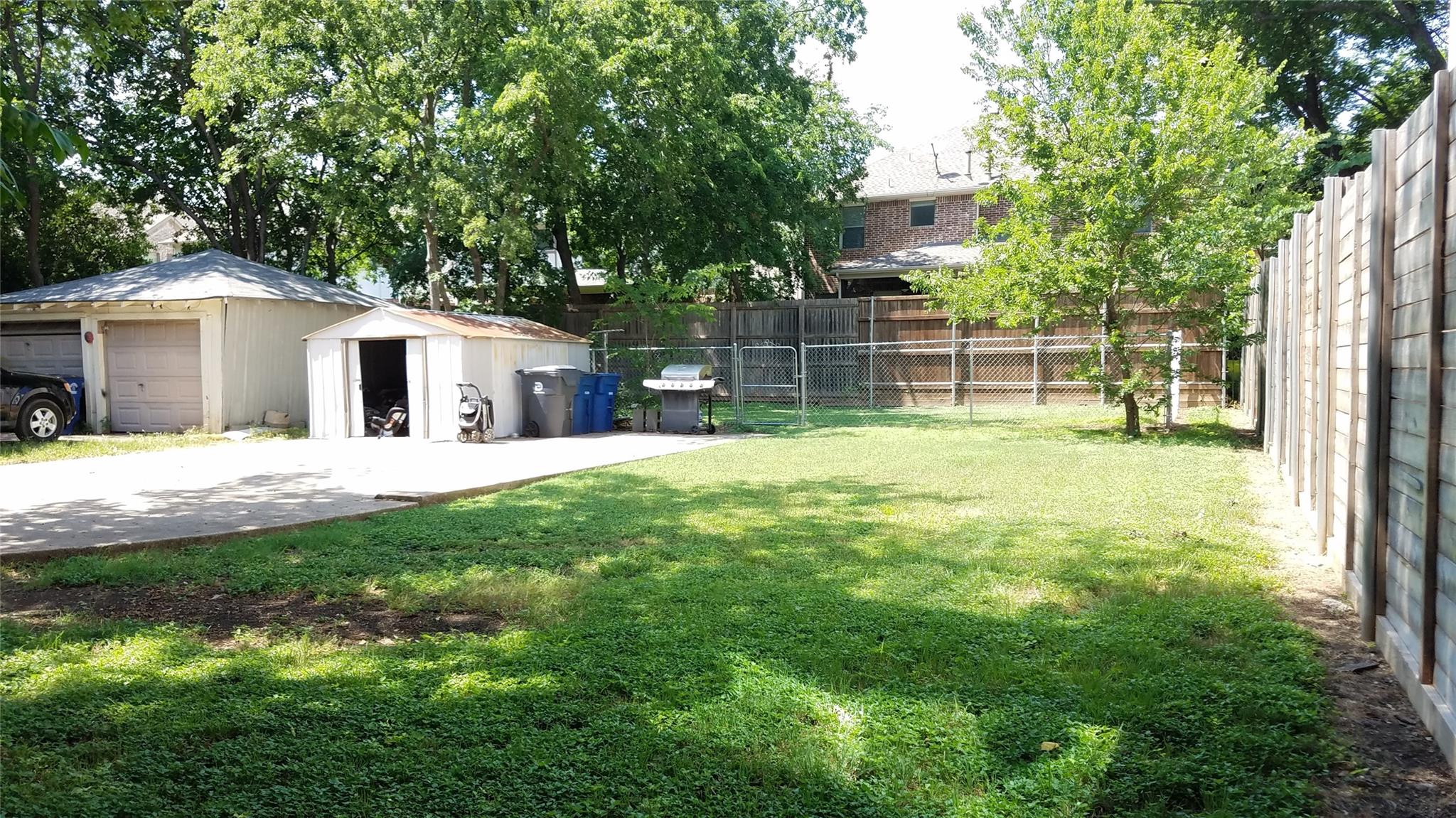 main property photo 25