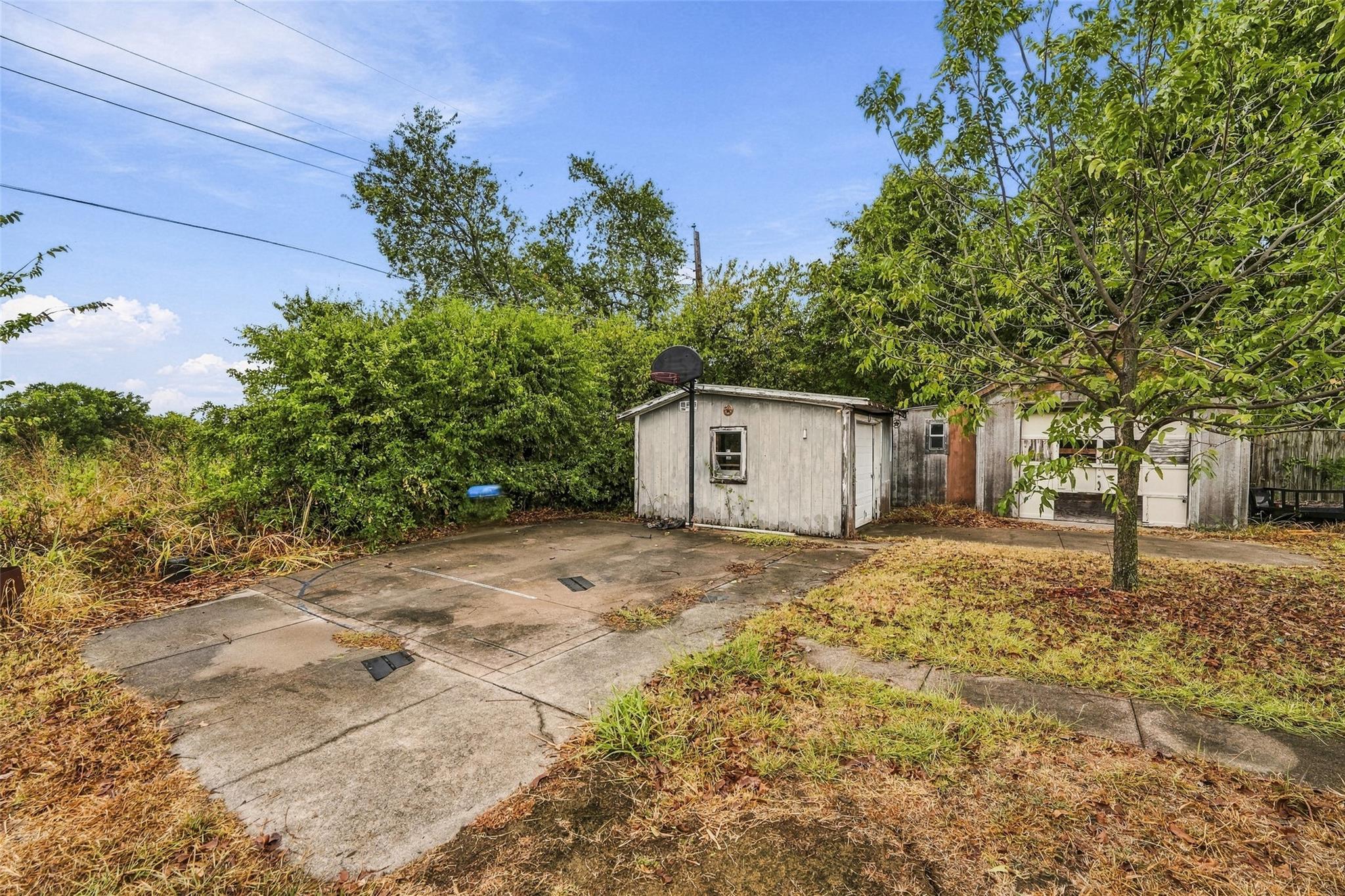 main property photo 28