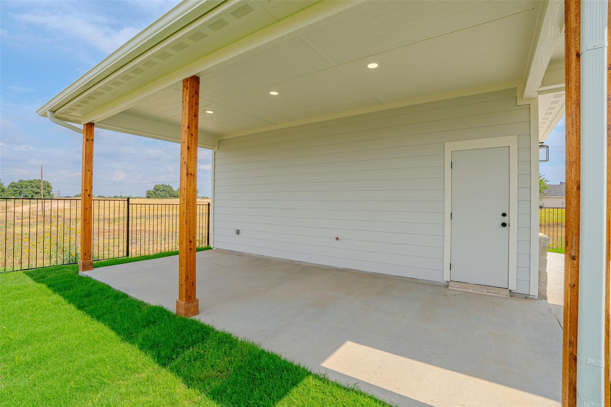 main property photo 35