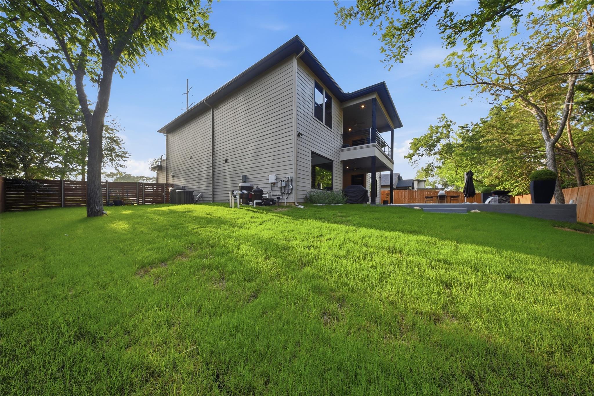main property photo 19