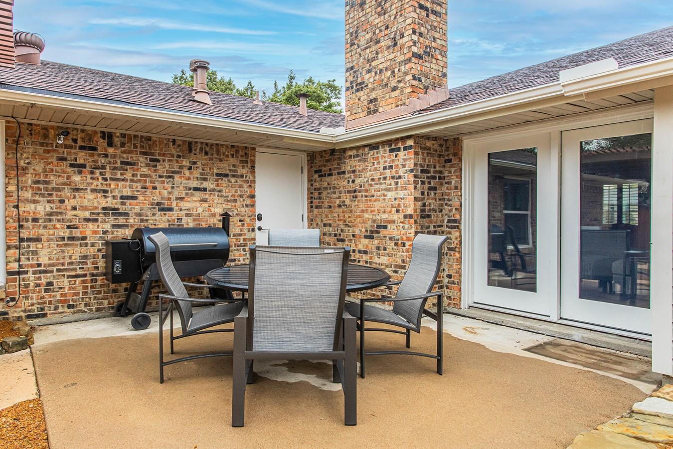 main property photo 30