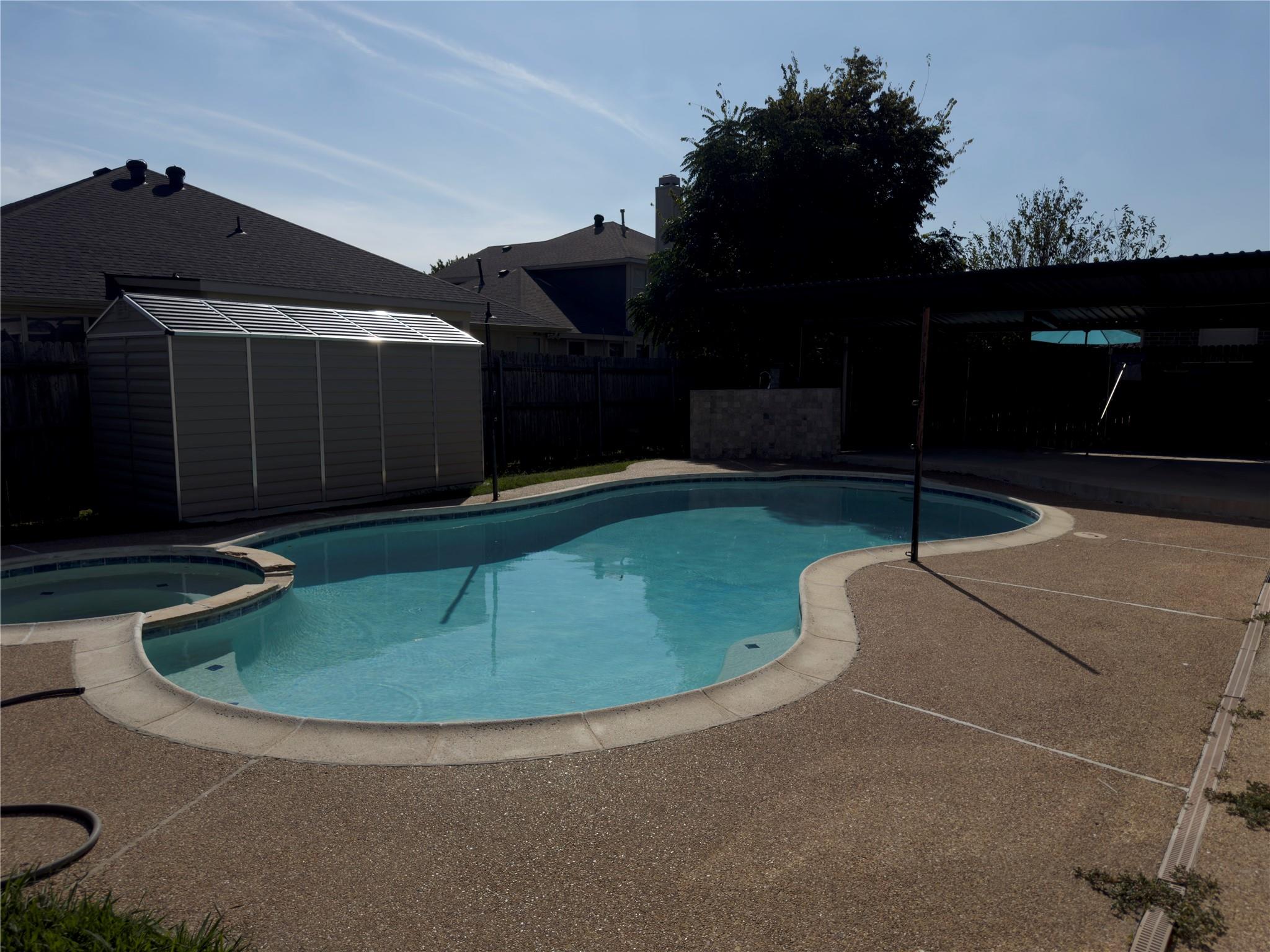 main property photo 32