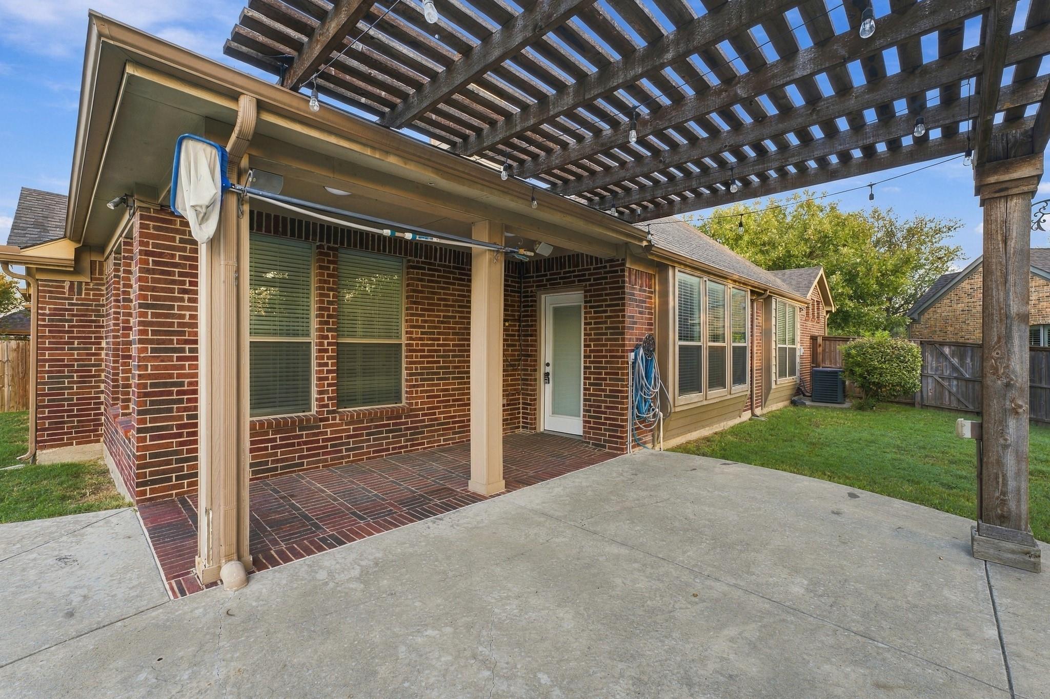 main property photo 28