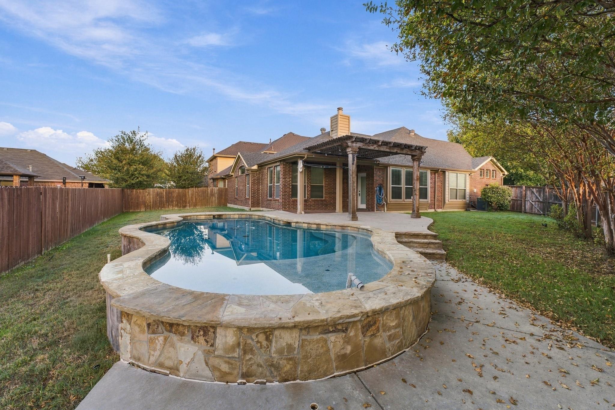 main property photo 30