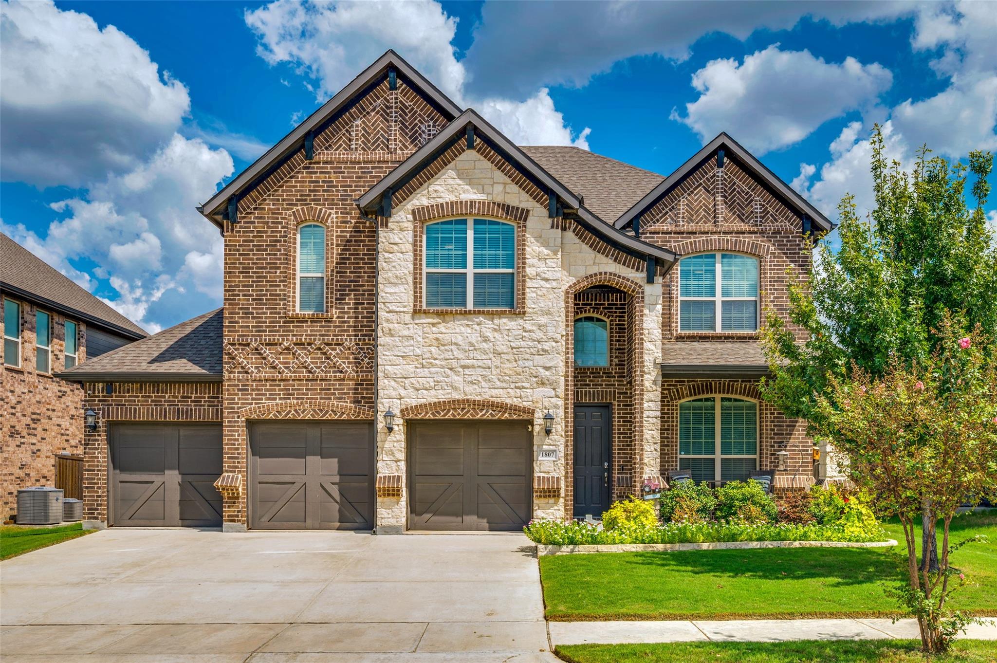 main property photo 0
