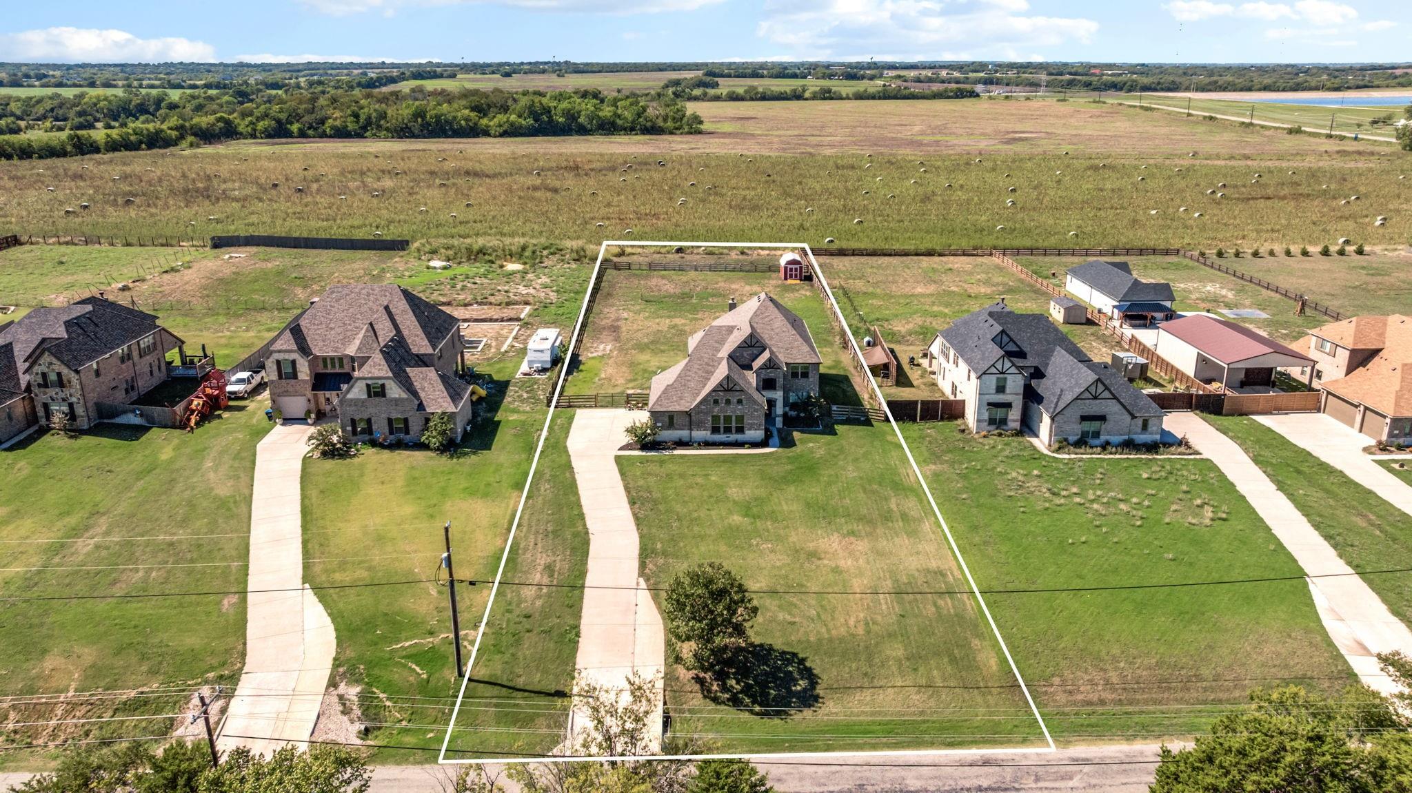 main property photo 28
