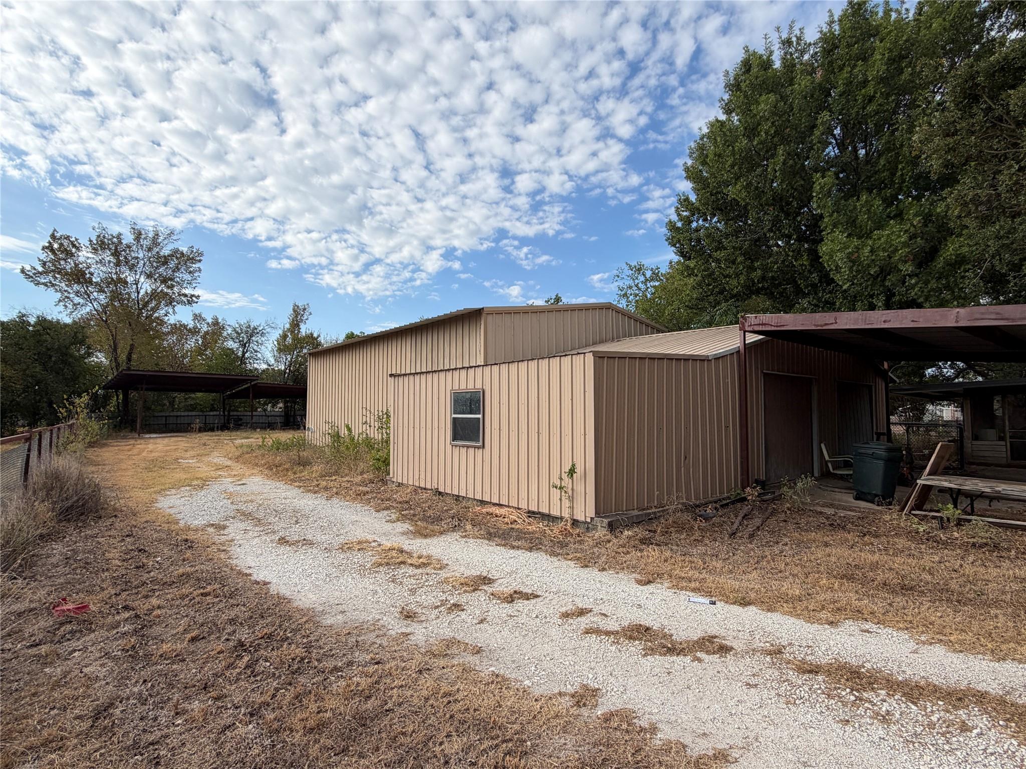 main property photo 3