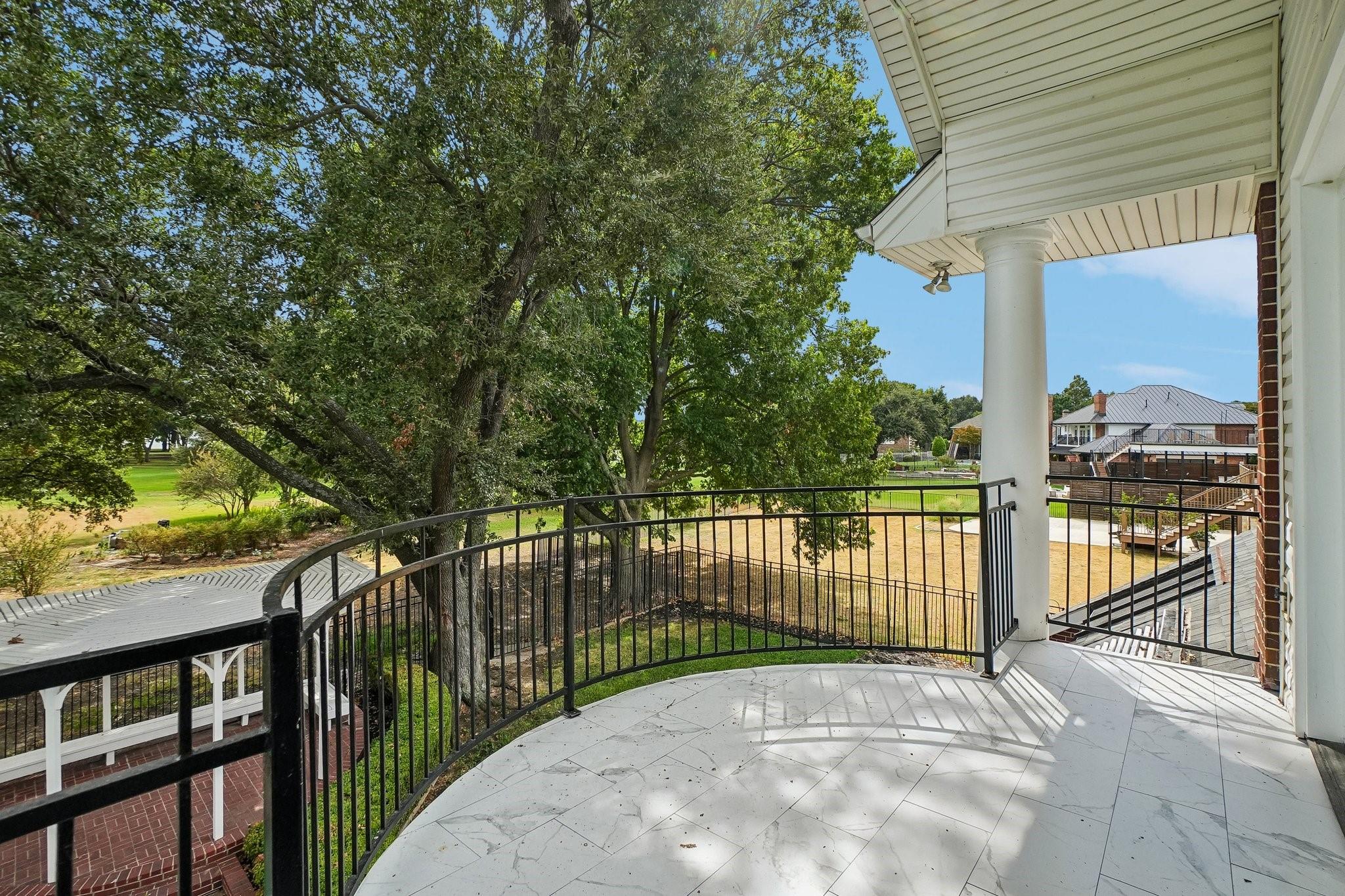 main property photo 32