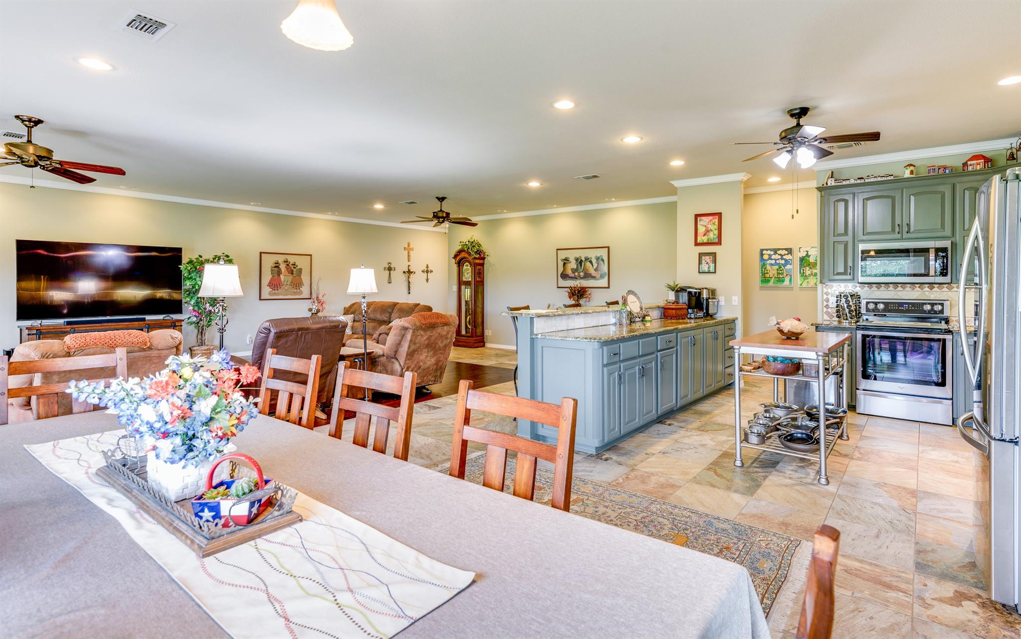 main property photo 14