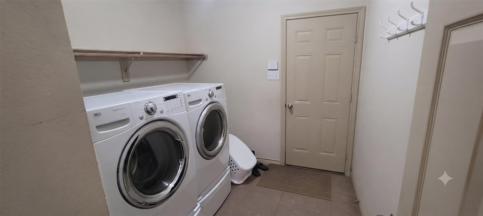 main property photo 10