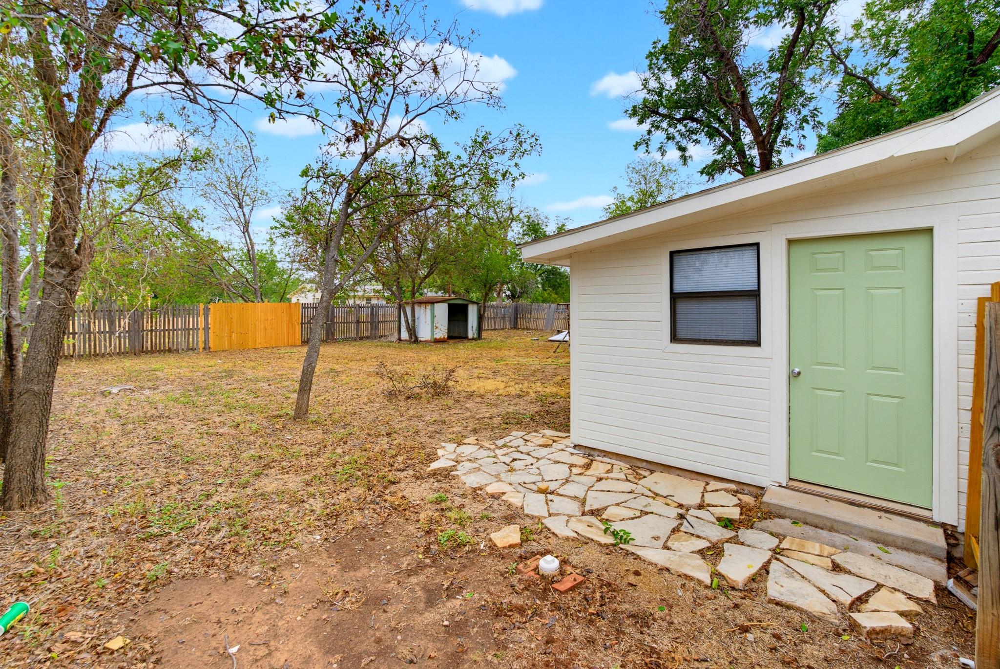 main property photo 18