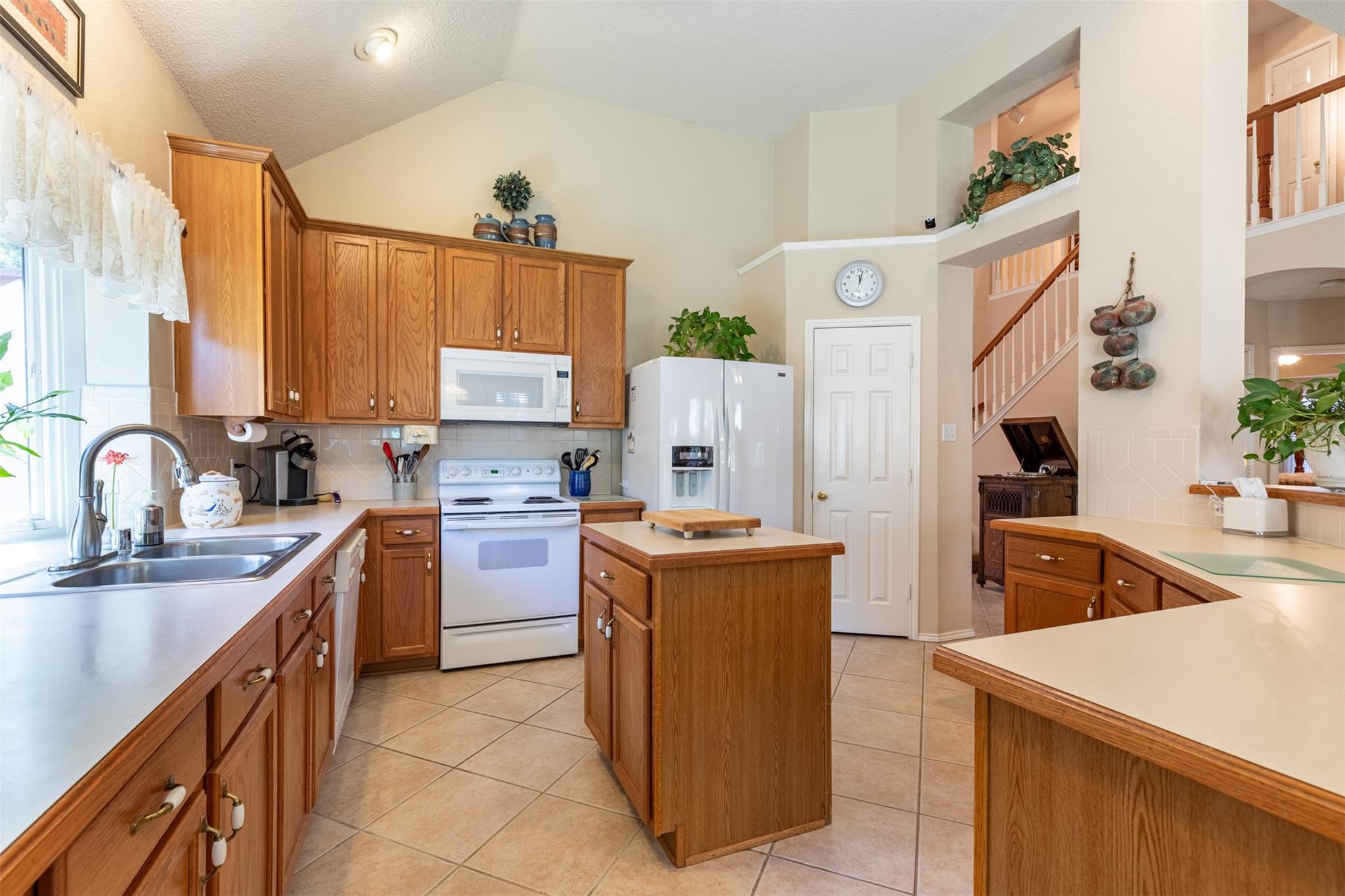 main property photo 14