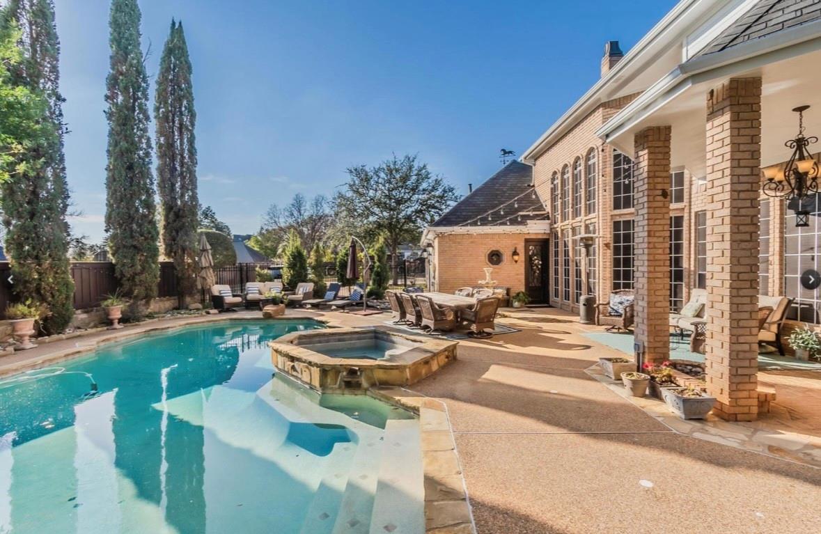 main property photo 9
