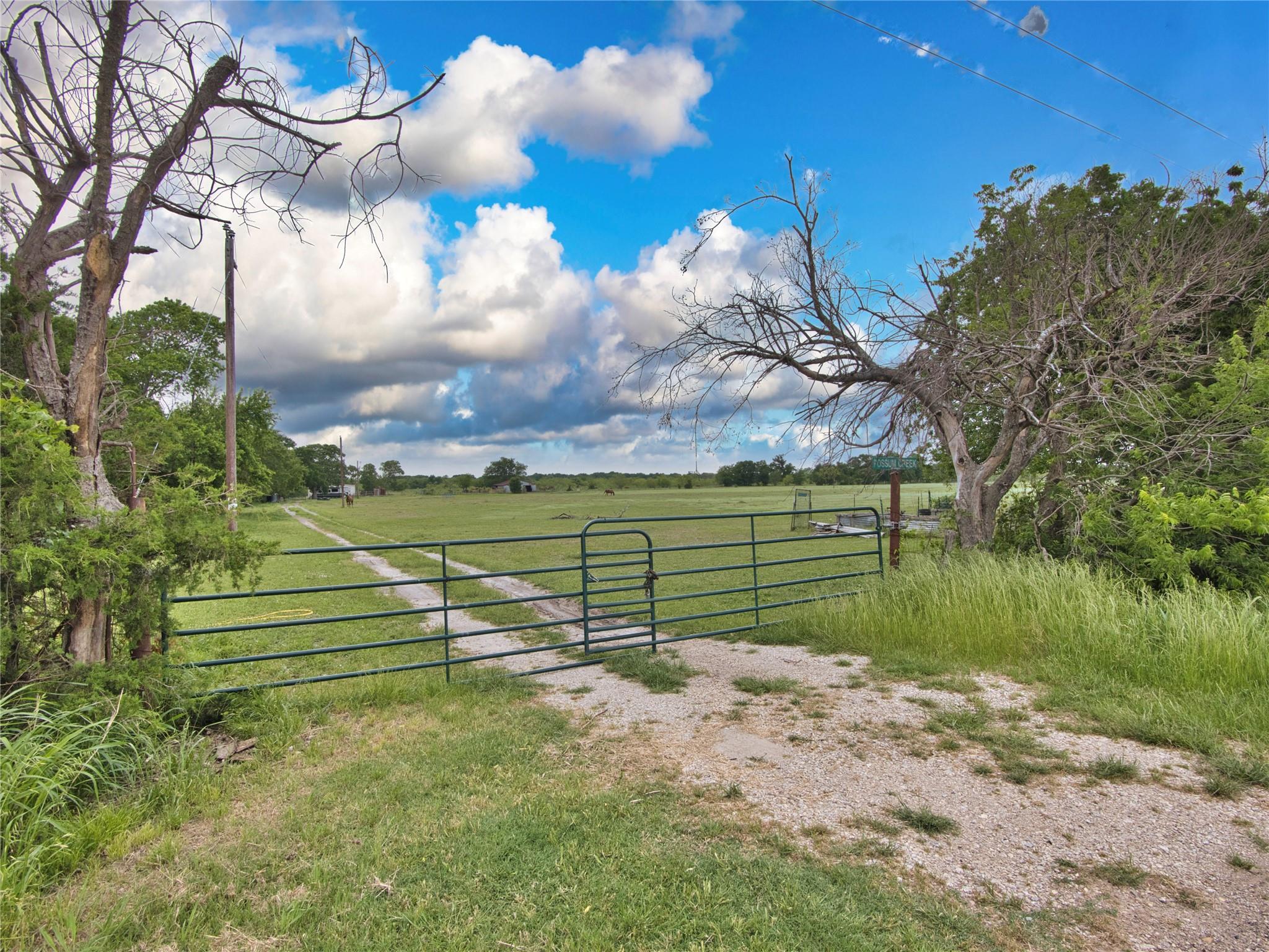 main property photo 6