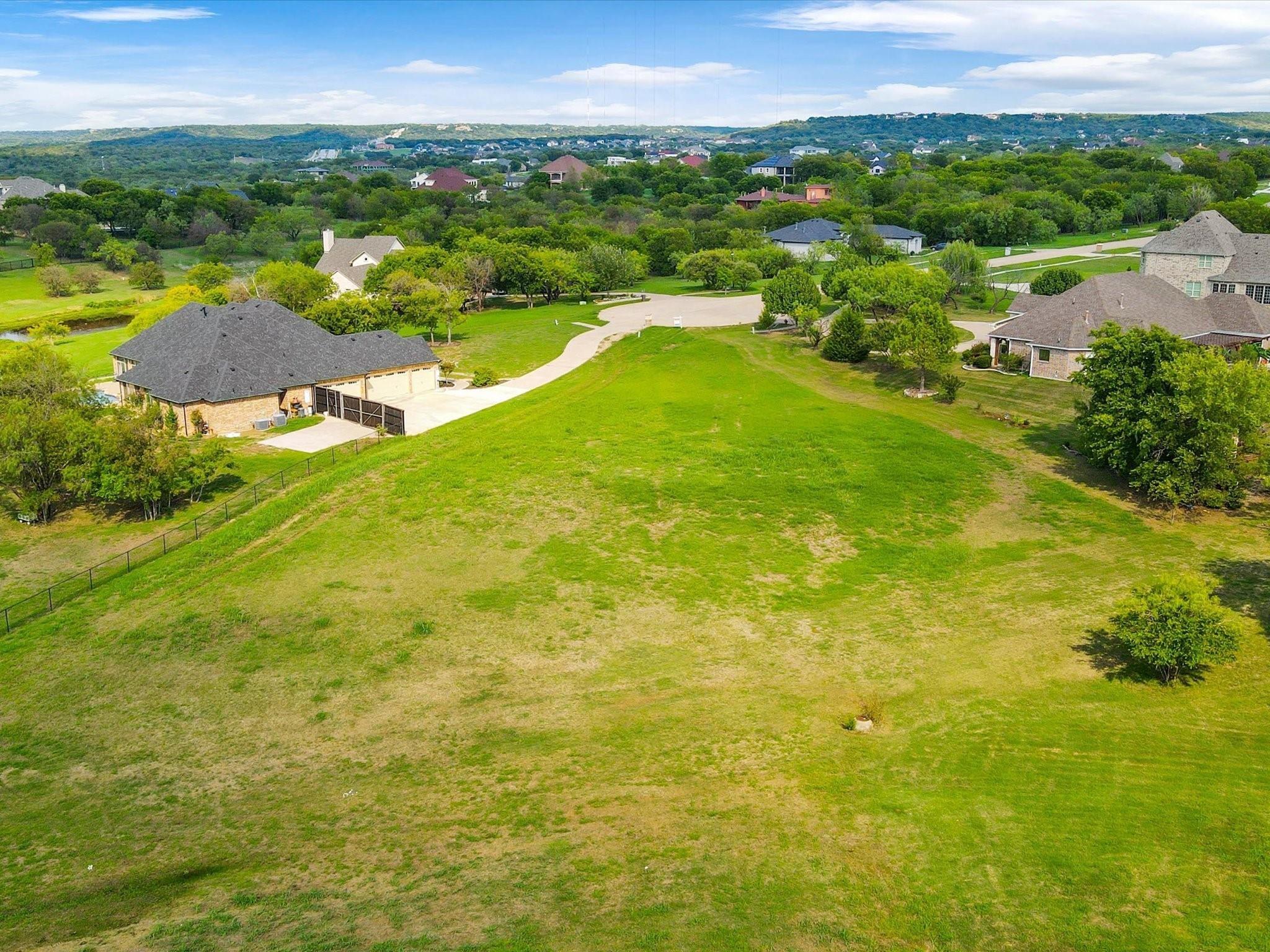 main property photo 9
