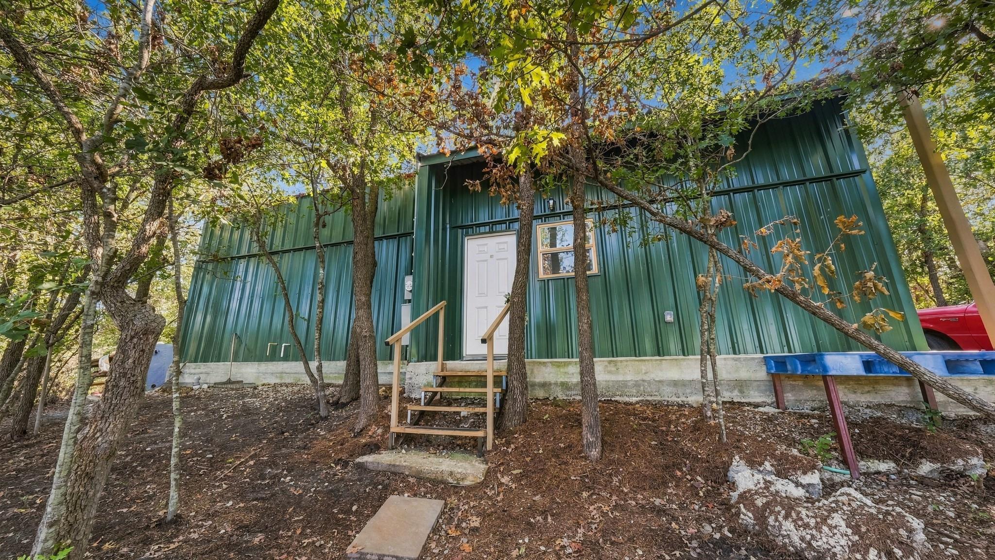 main property photo 25