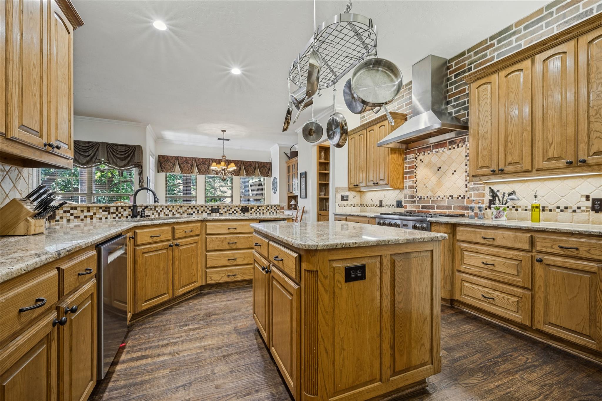 main property photo 12