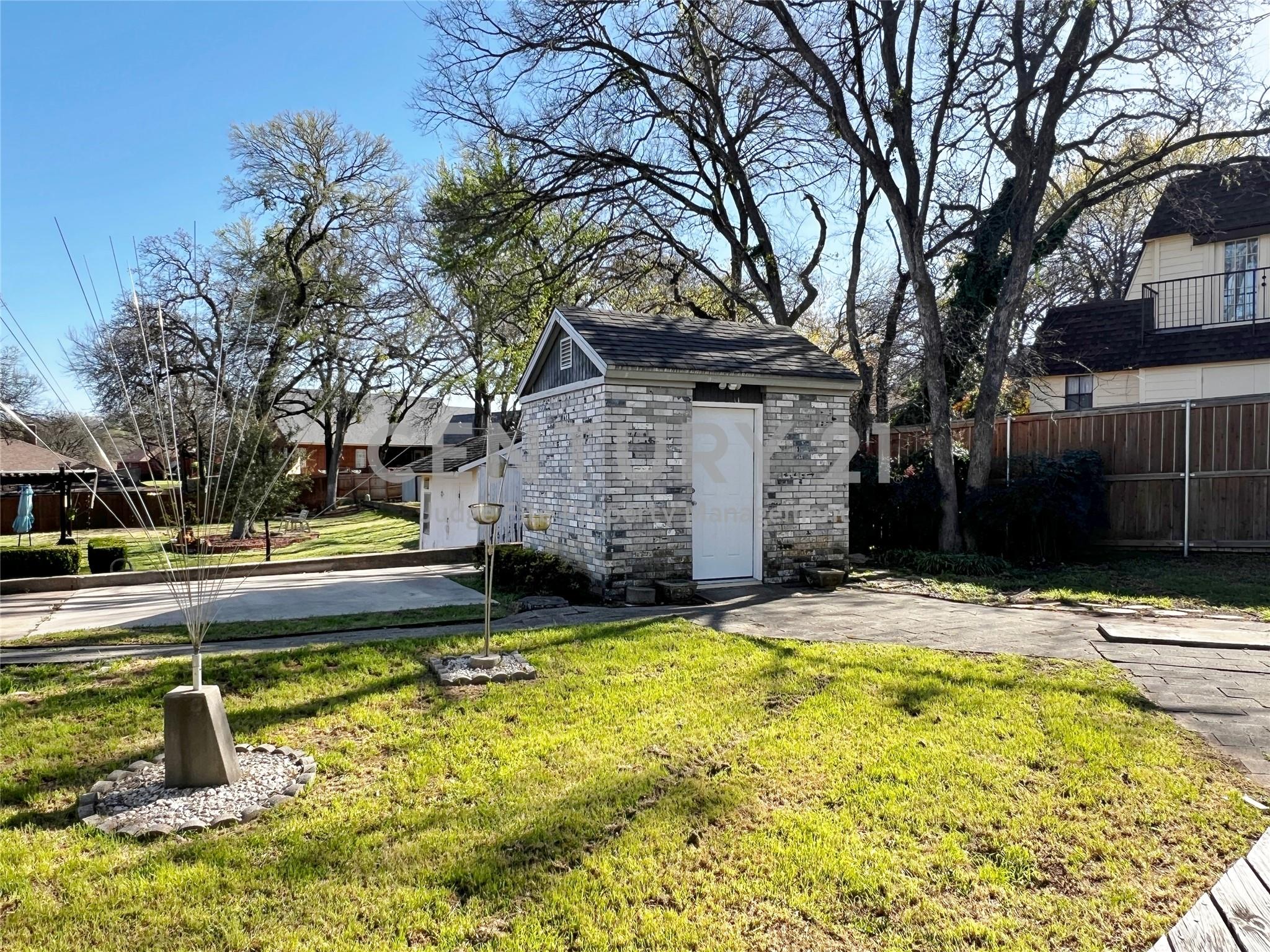 main property photo 32