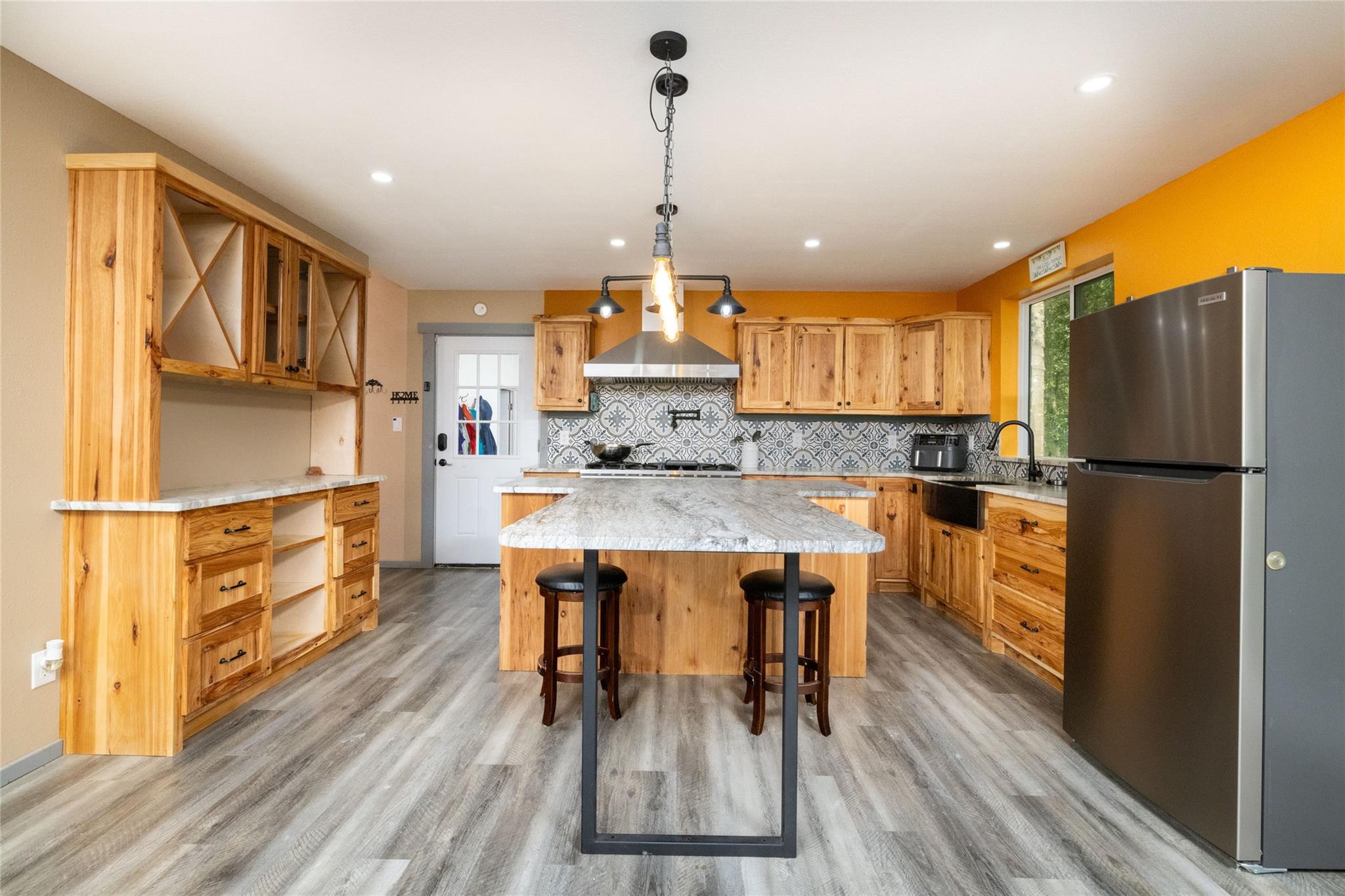 main property photo 10