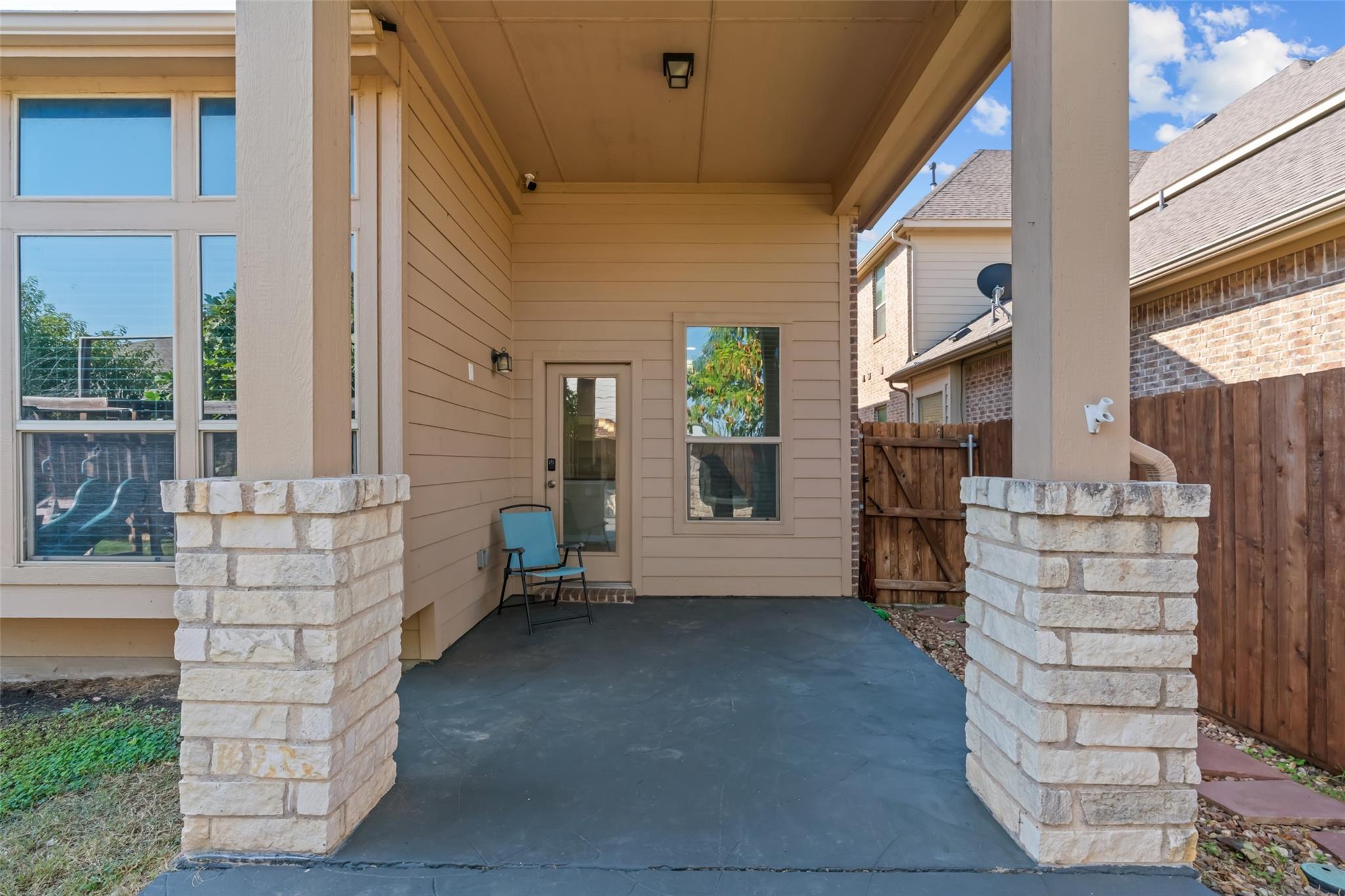 main property photo 20