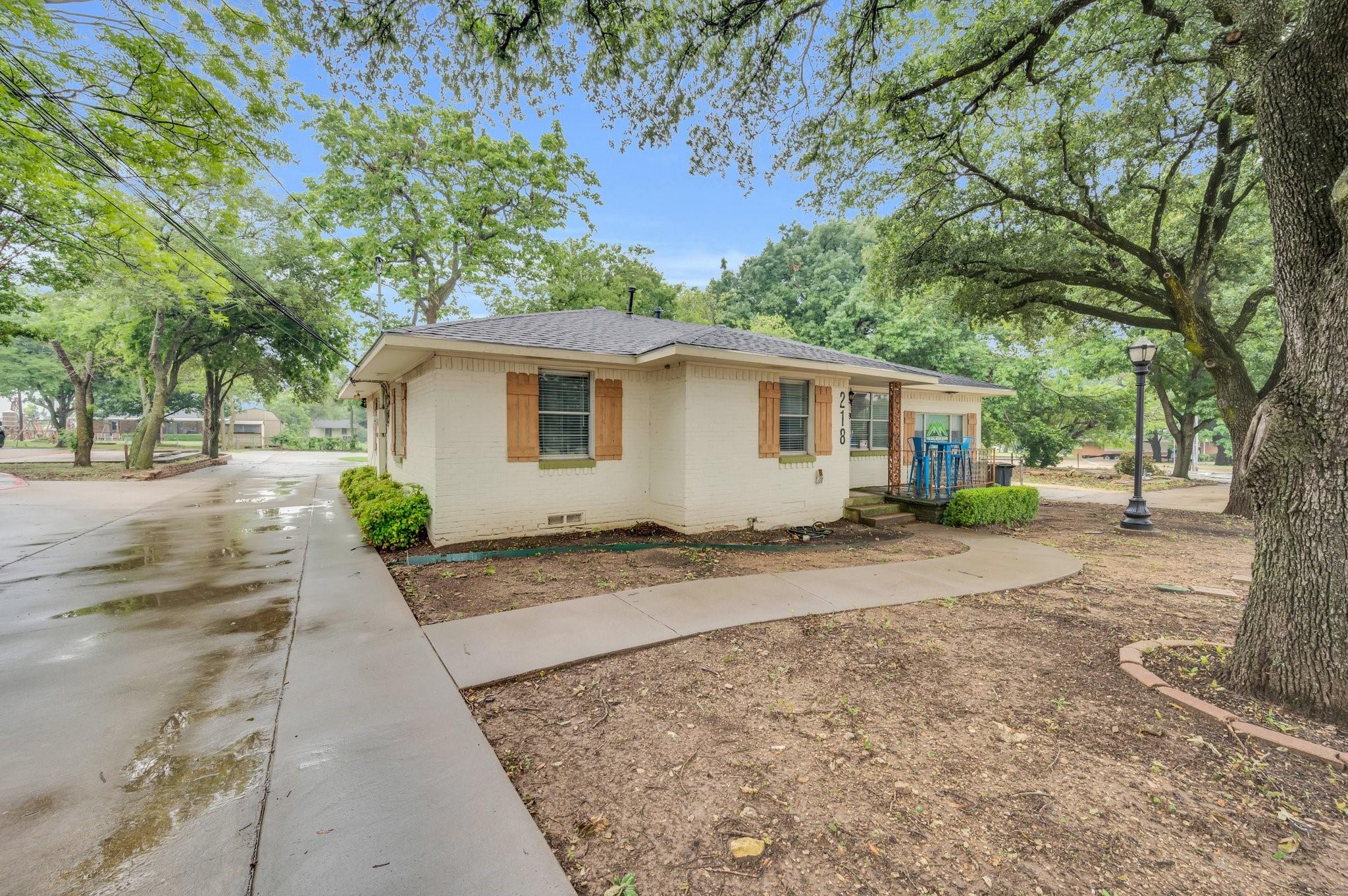 main property photo 3