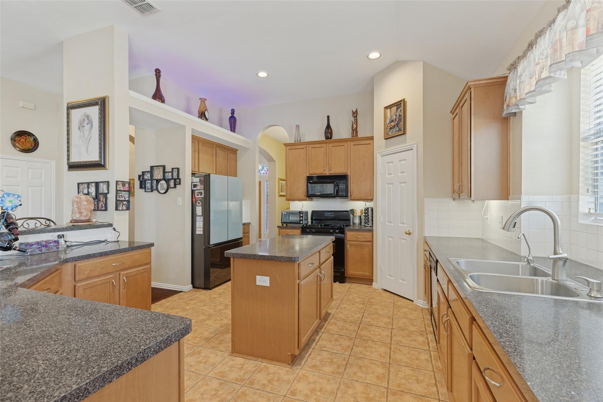 main property photo 11
