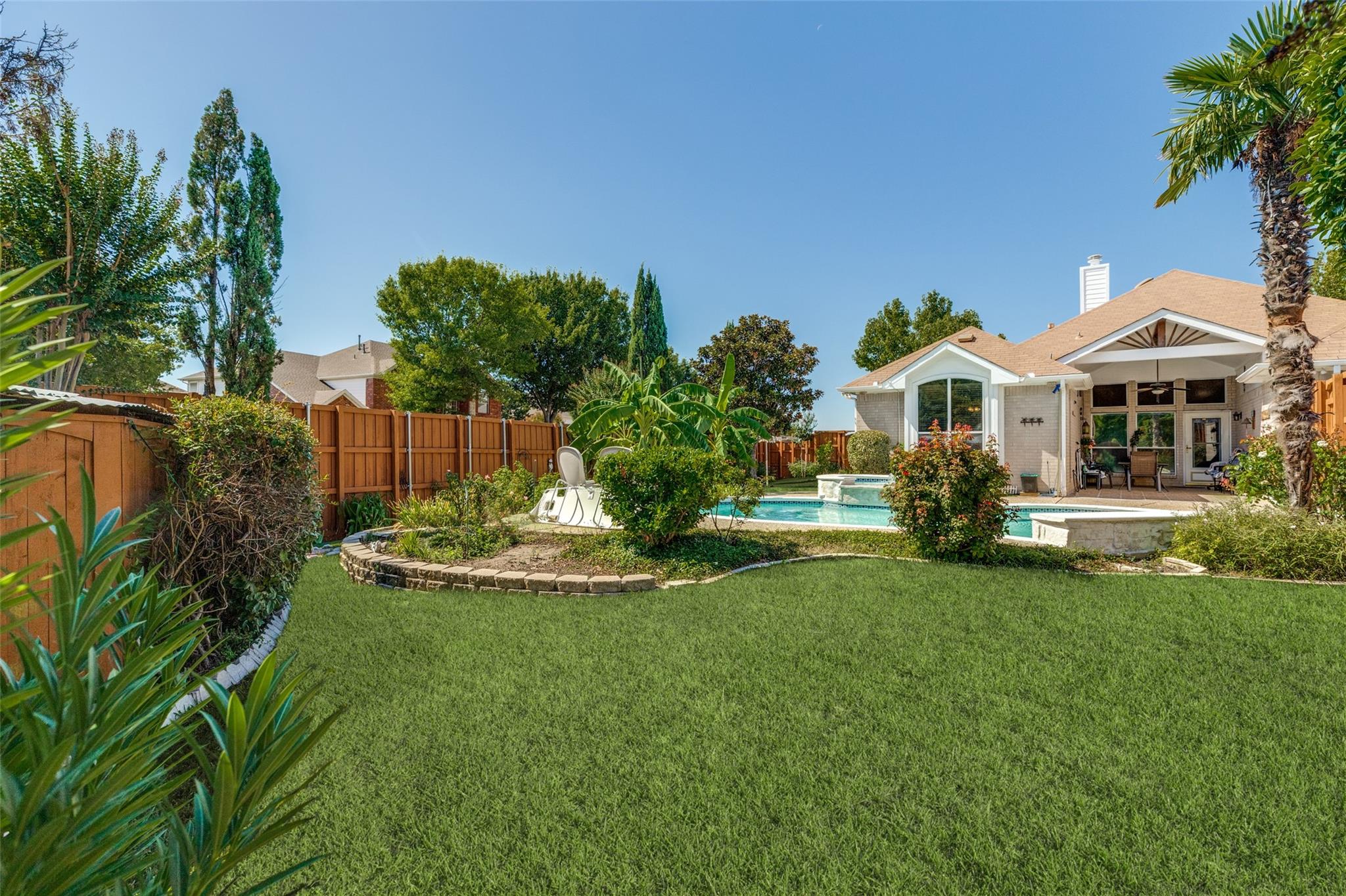 main property photo 24