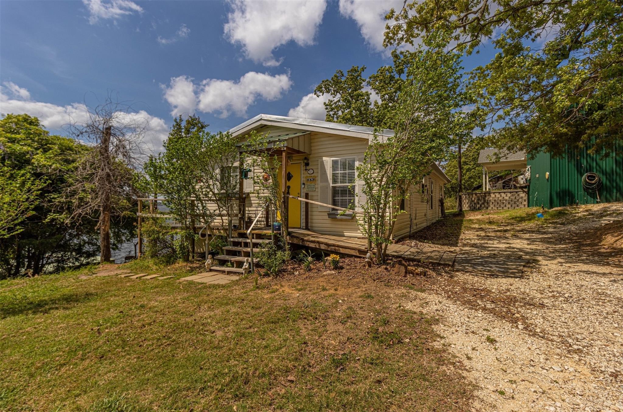 main property photo 13