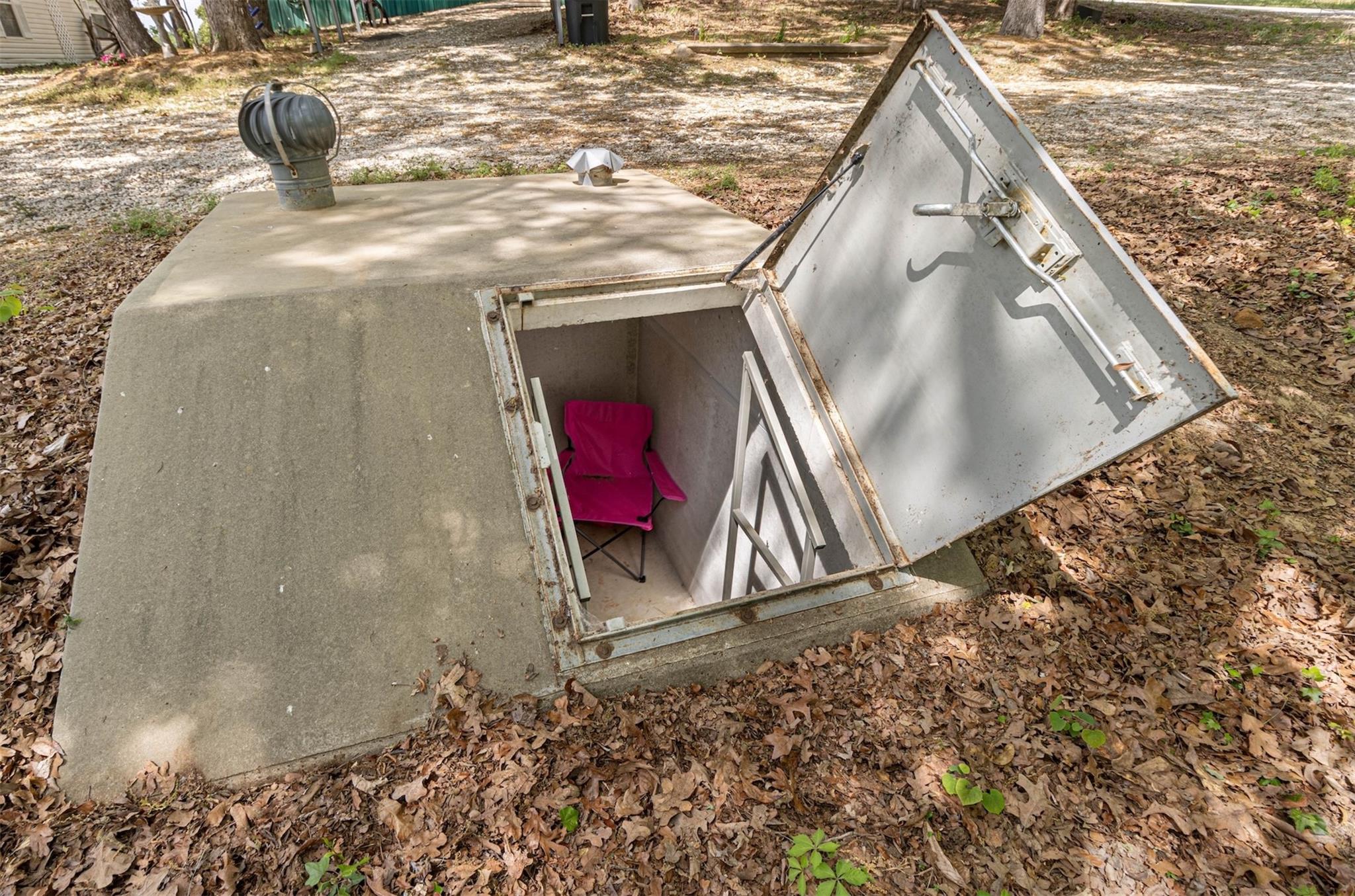 main property photo 35