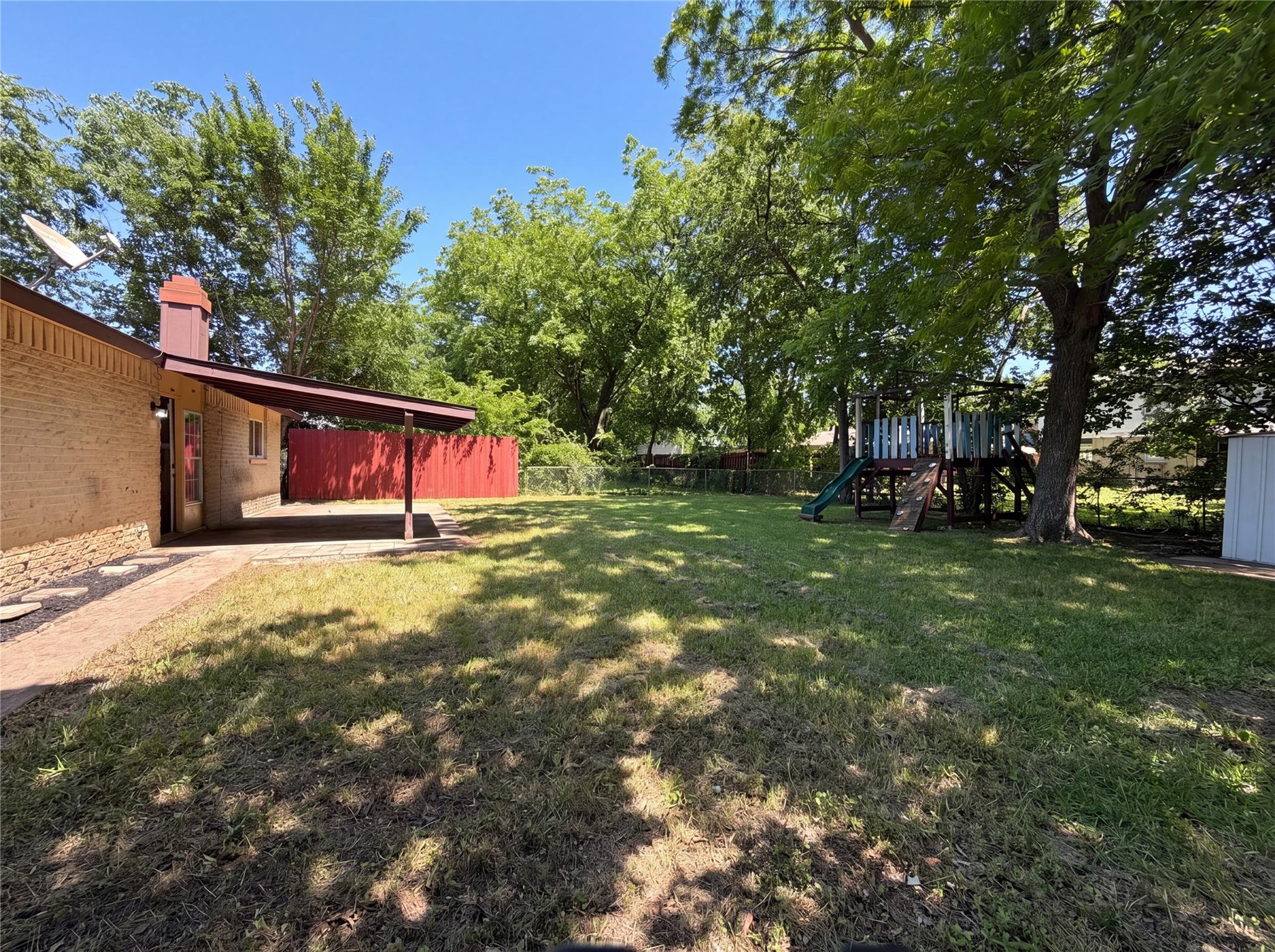 main property photo 13