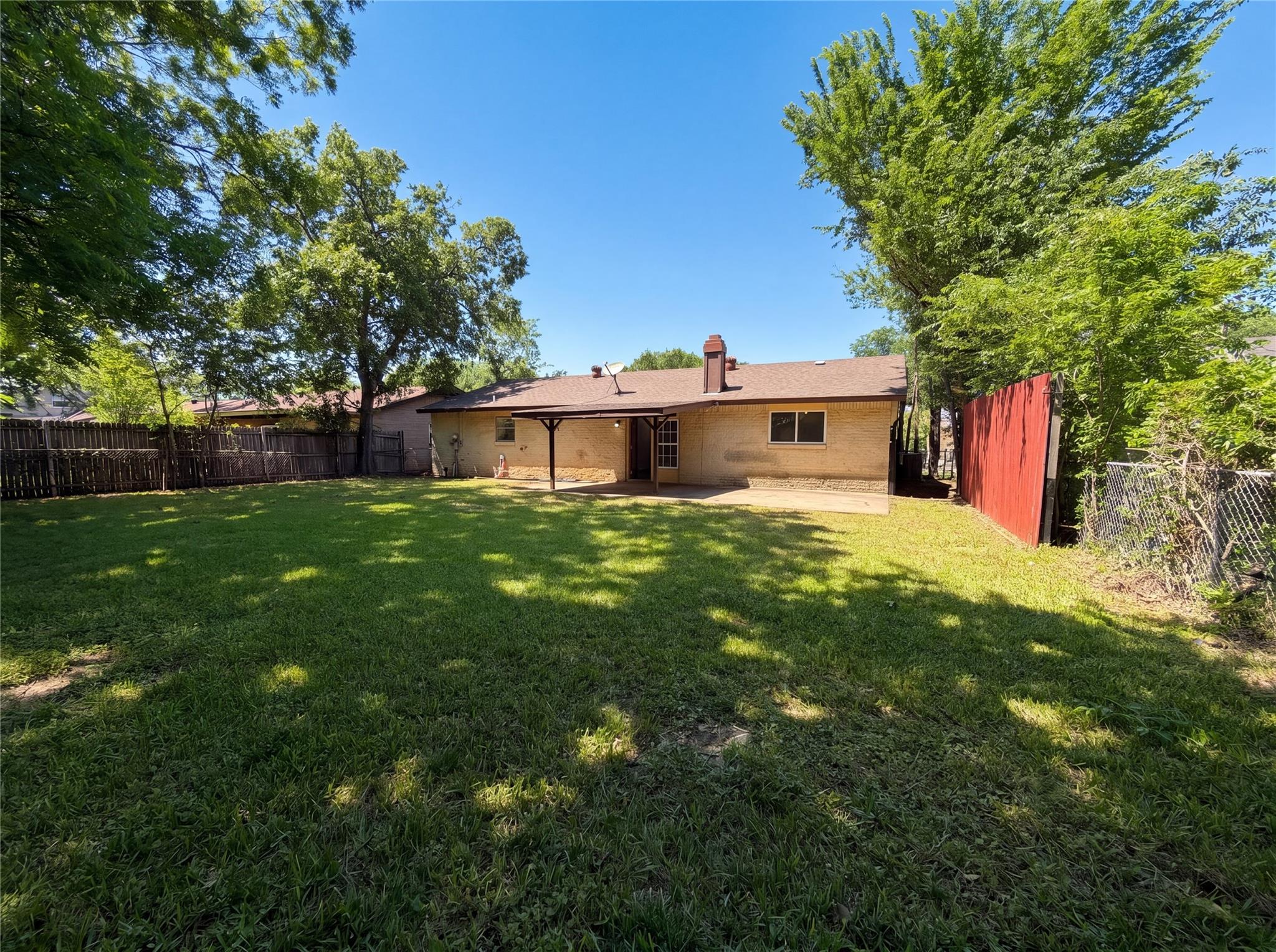 main property photo 14