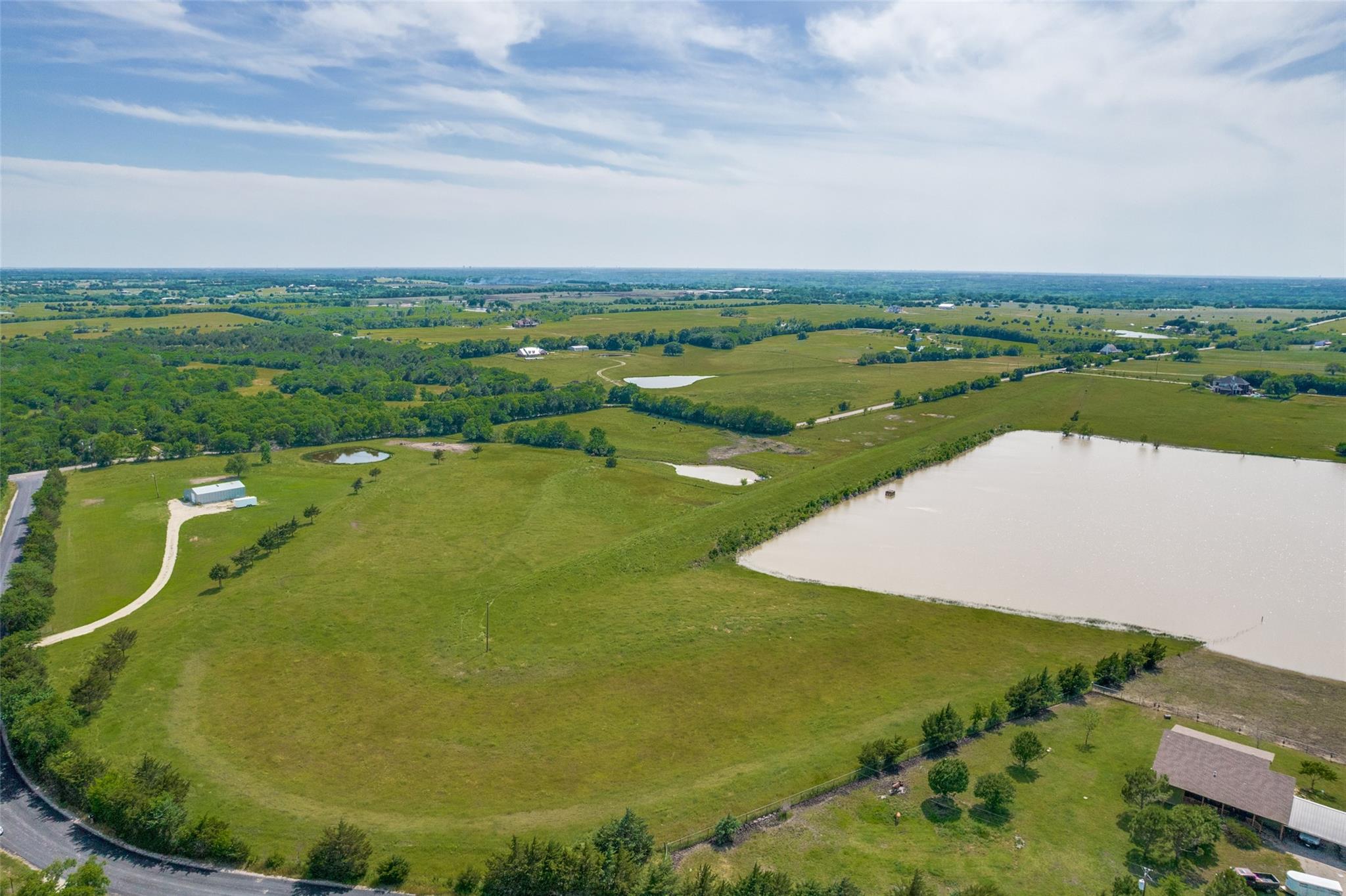 main property photo 4