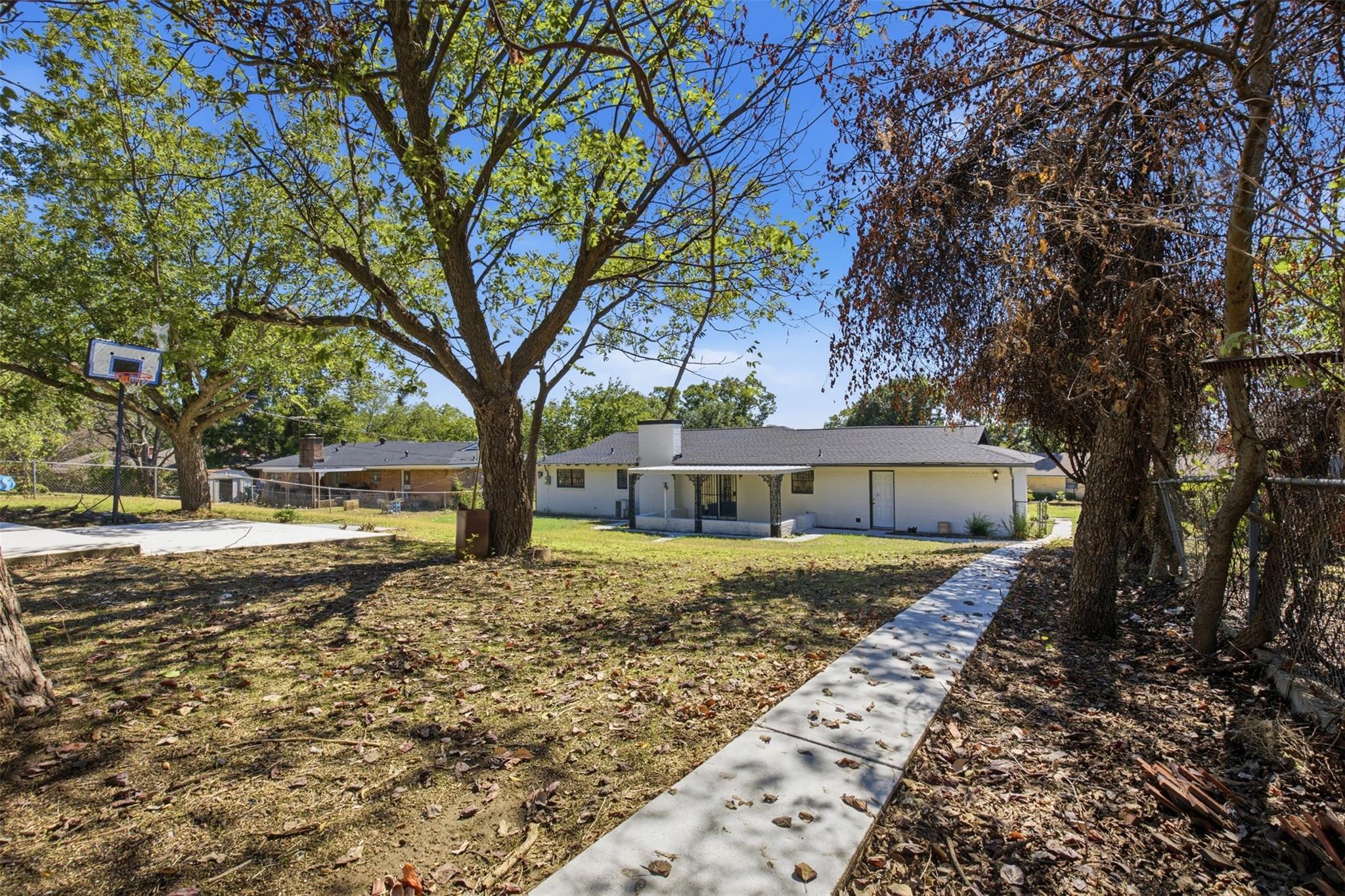 main property photo 32