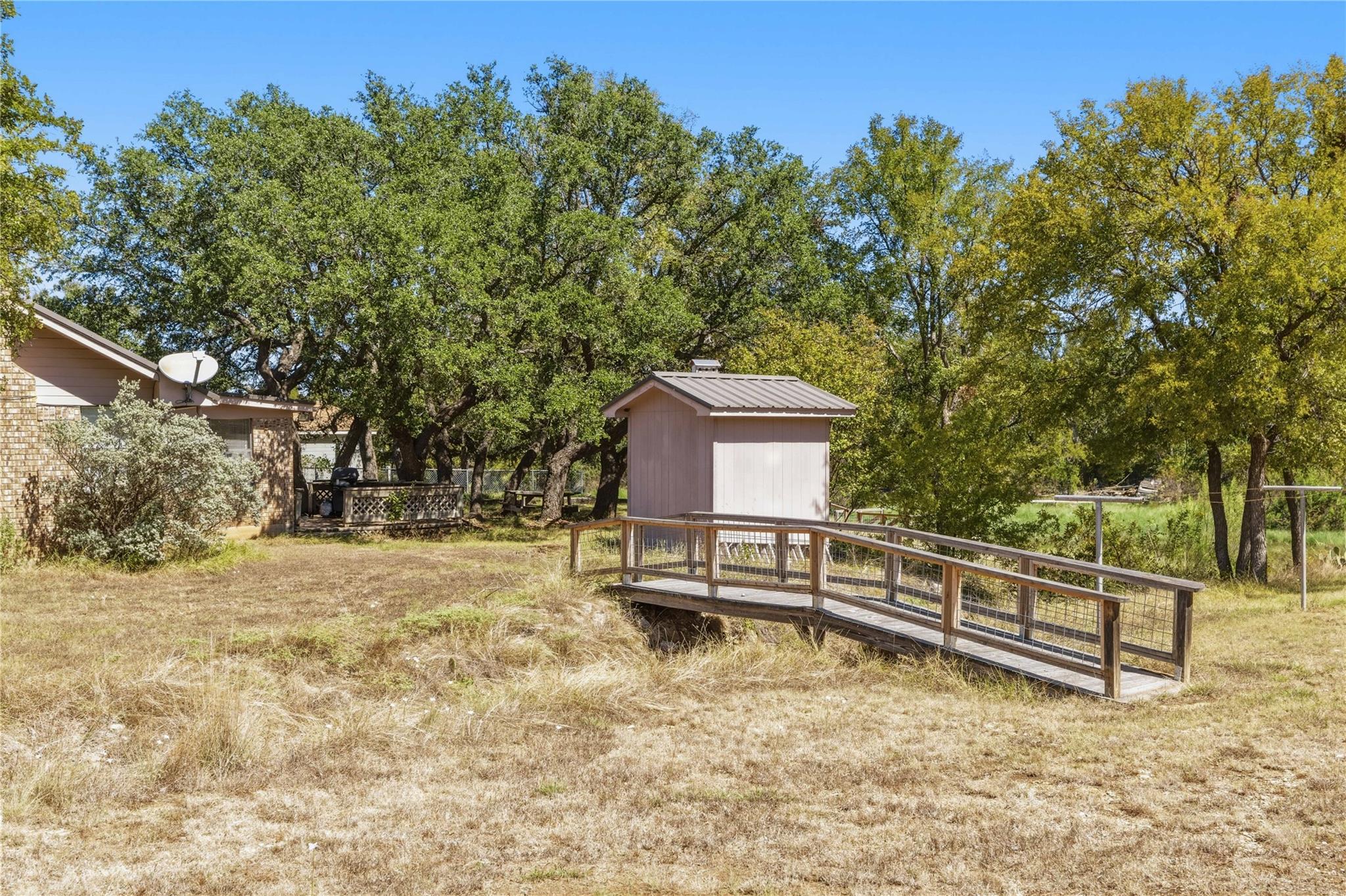 main property photo 31