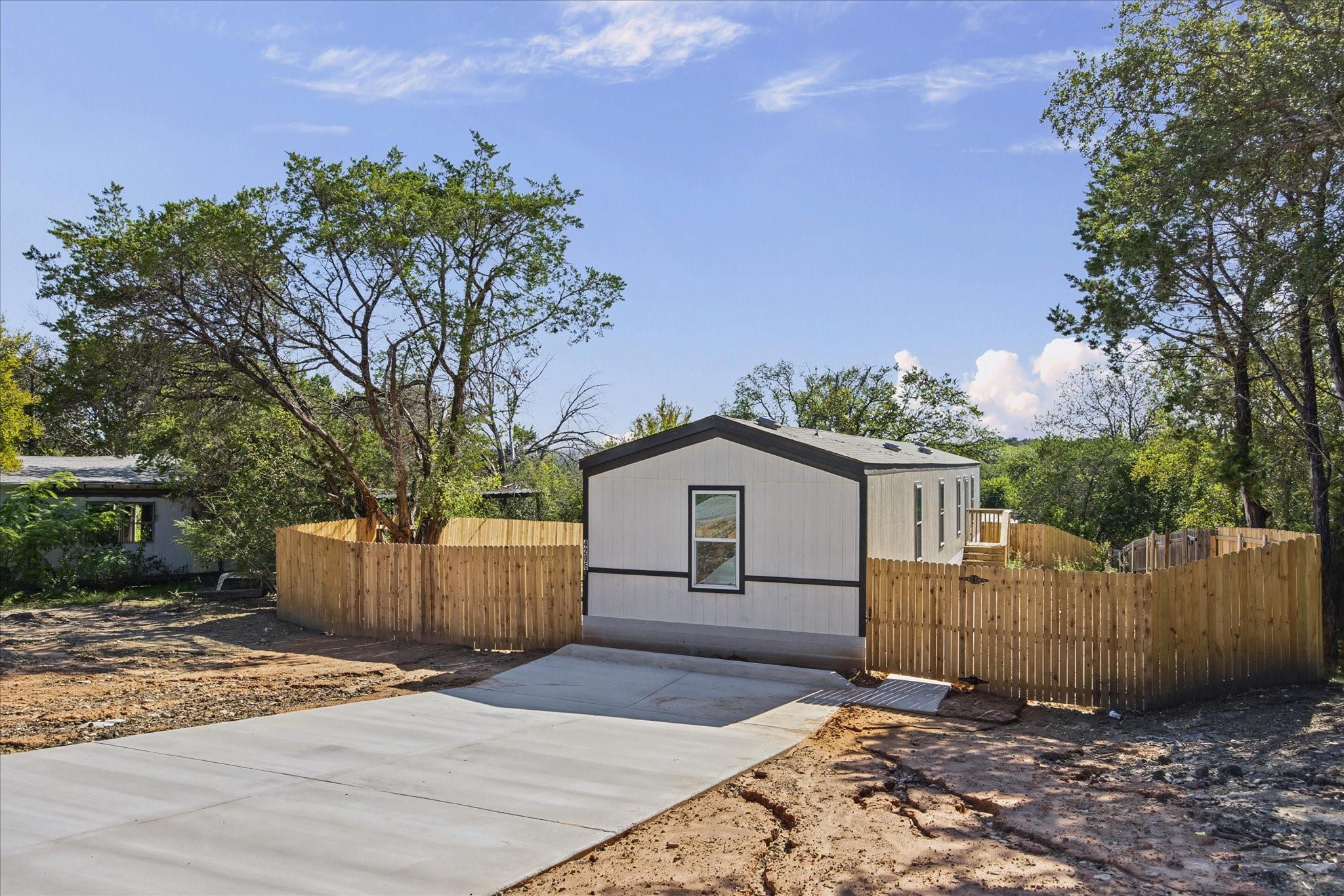 main property photo 7