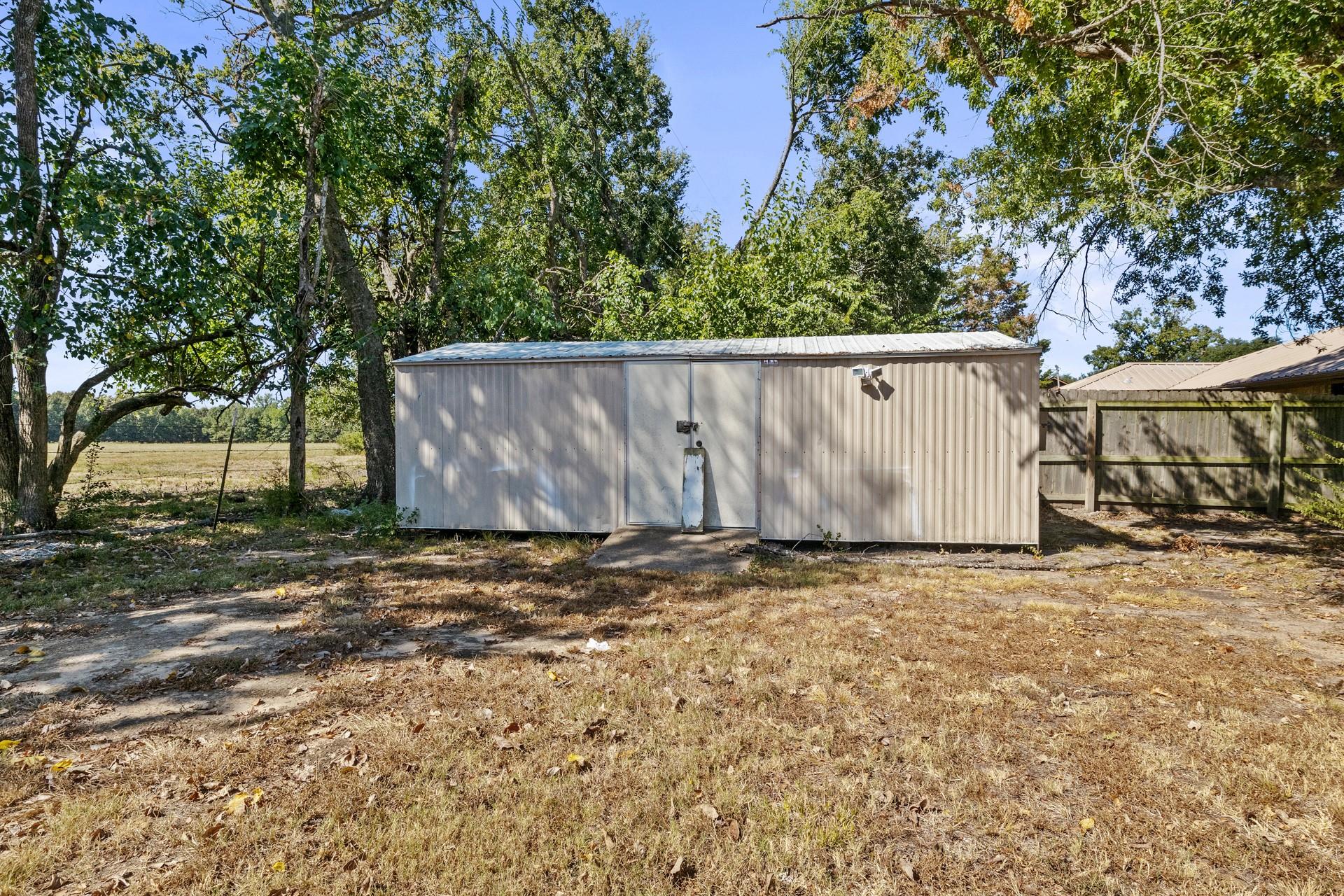 main property photo 34