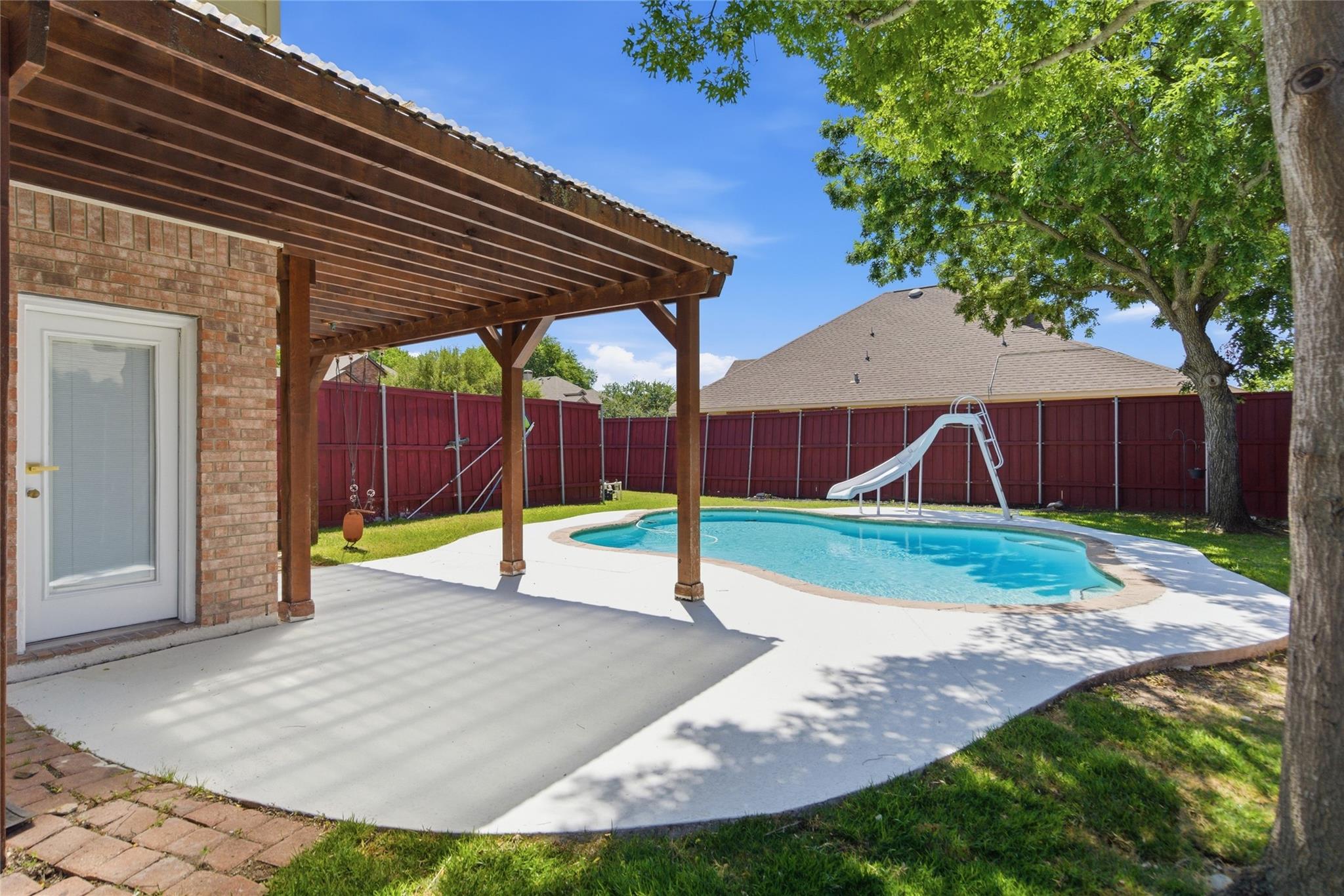 main property photo 39