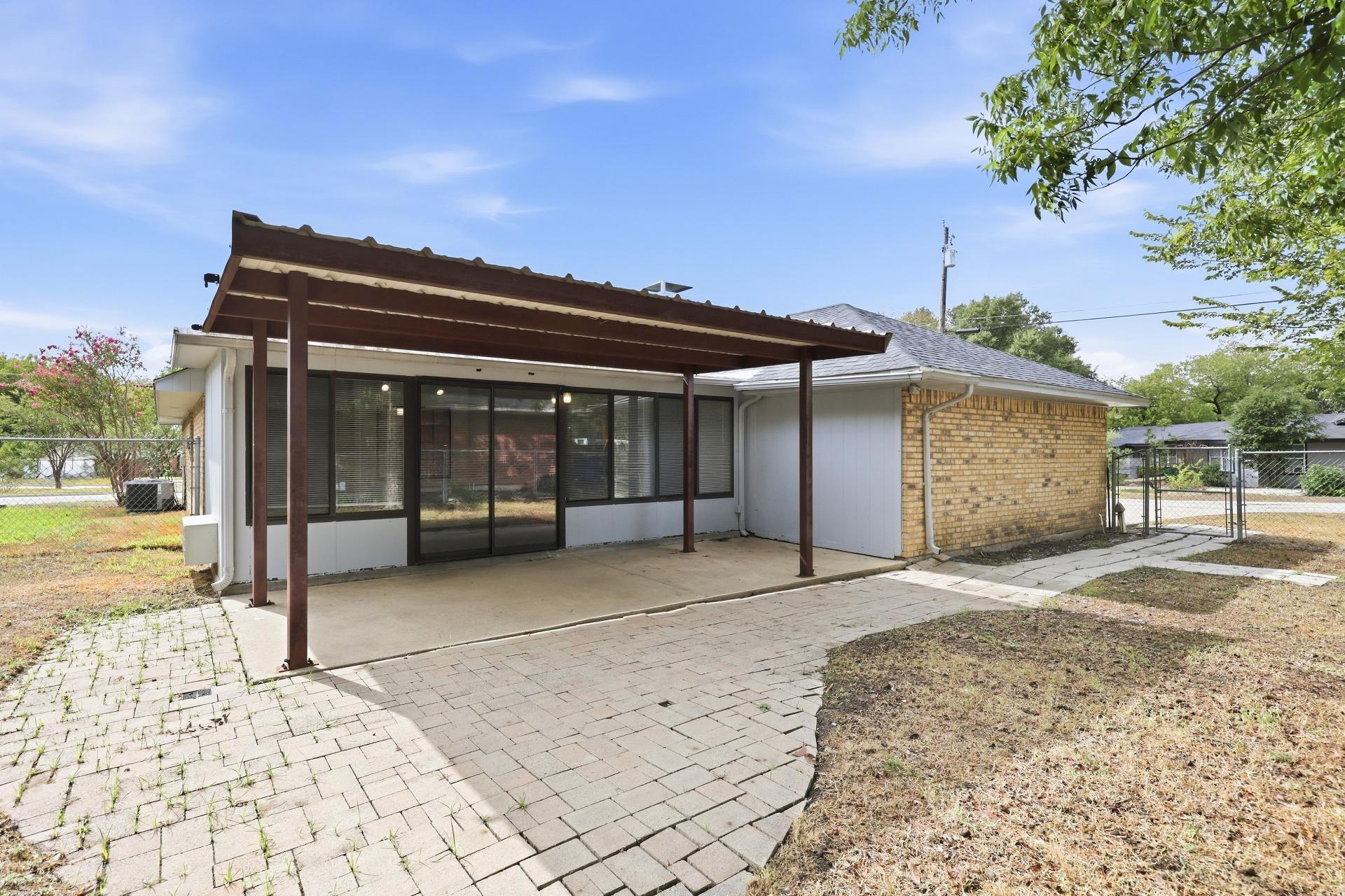main property photo 13