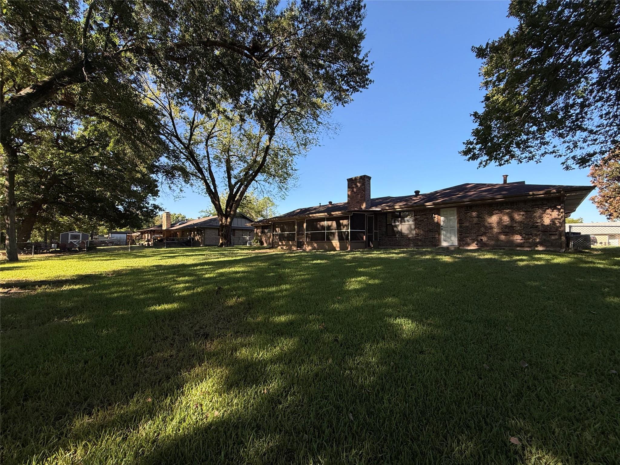 main property photo 17